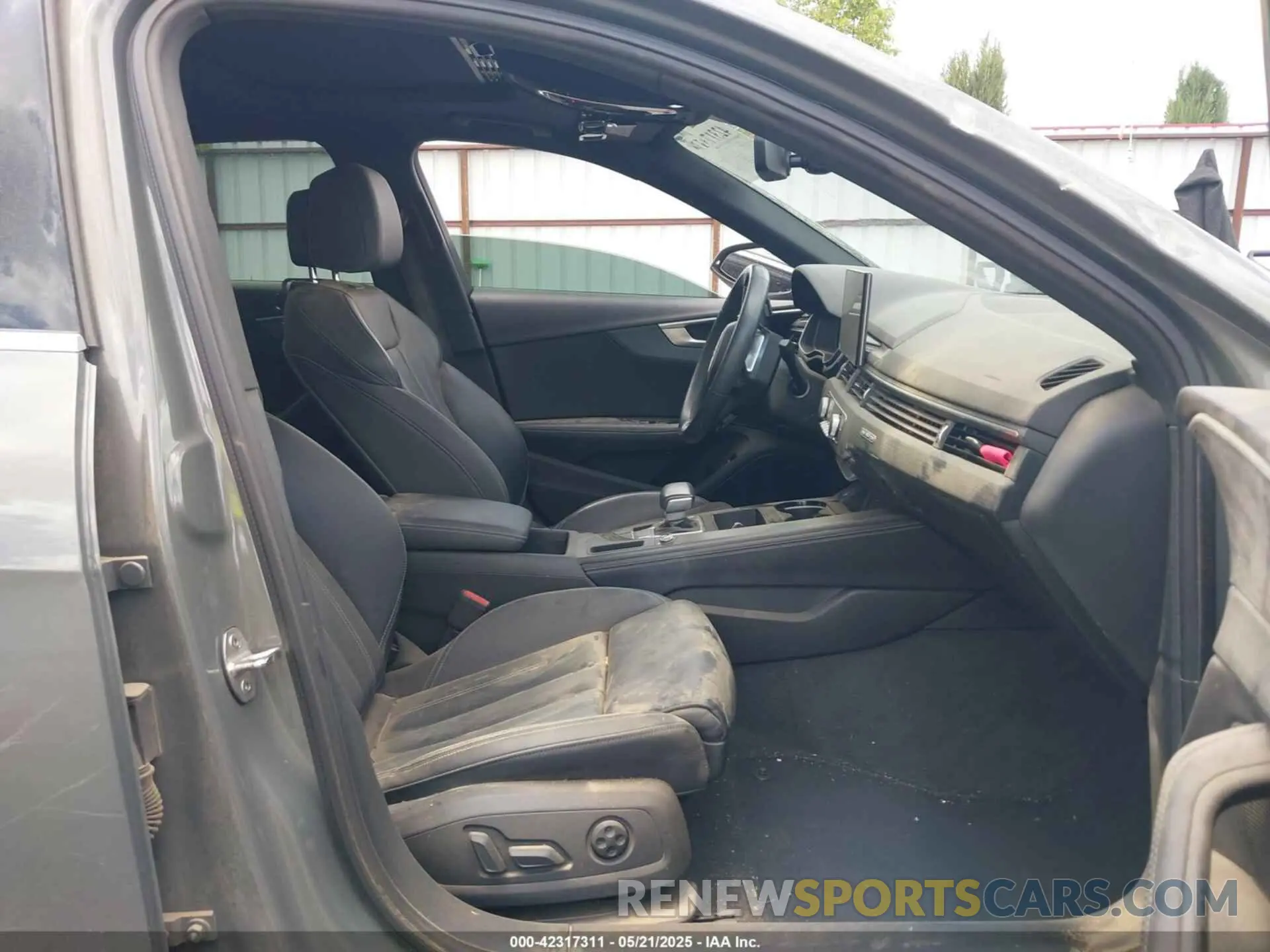 5 fotografías del automóvil dañado WAUEAAF45PN003120 AUDI A4 2023