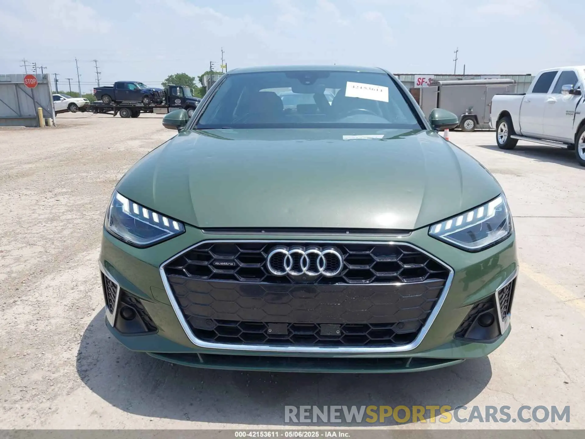 12 fotografías del automóvil dañado WAUEAAF45PN006549 AUDI A4 2023