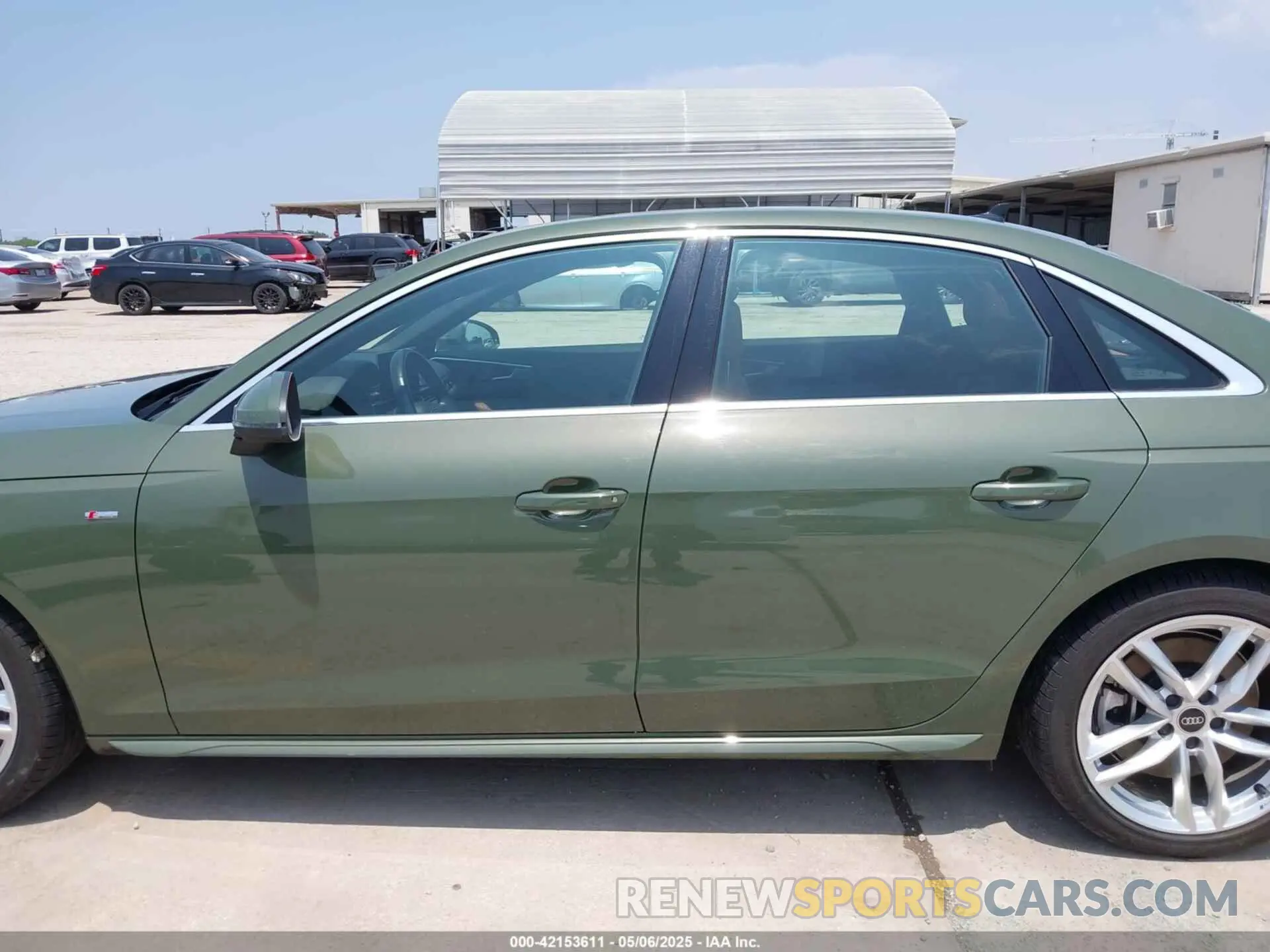 14 fotografías del automóvil dañado WAUEAAF45PN006549 AUDI A4 2023