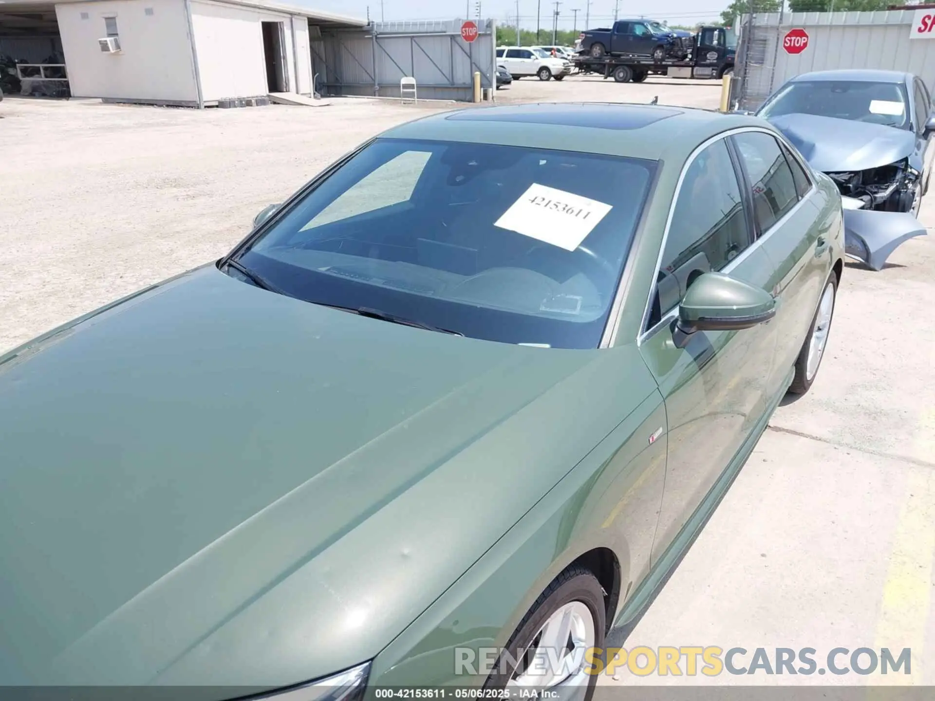17 fotografías del automóvil dañado WAUEAAF45PN006549 AUDI A4 2023