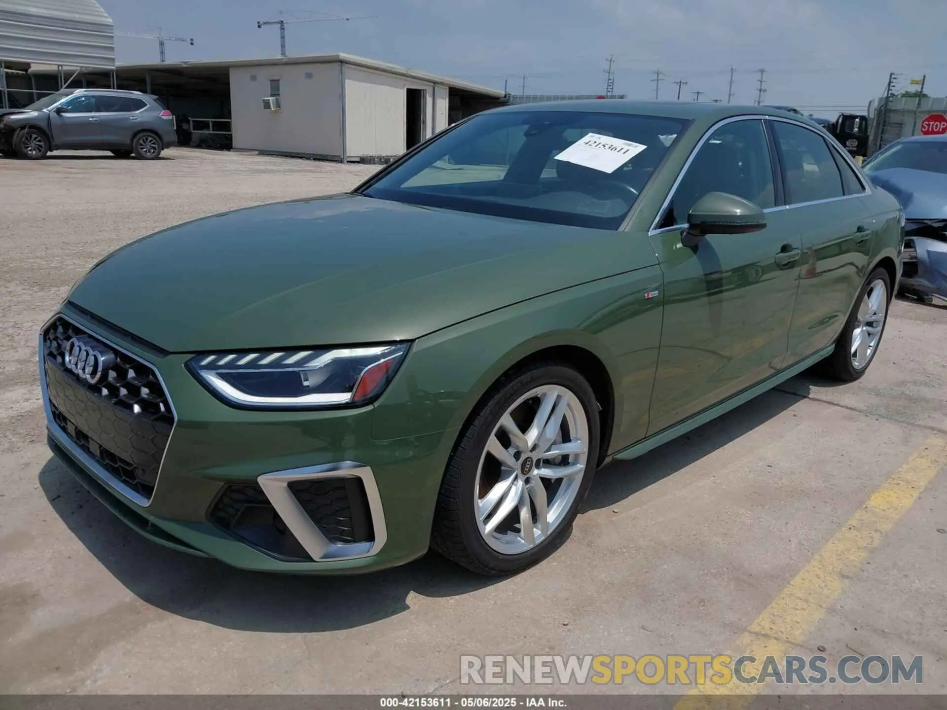 2 fotografías del automóvil dañado WAUEAAF45PN006549 AUDI A4 2023