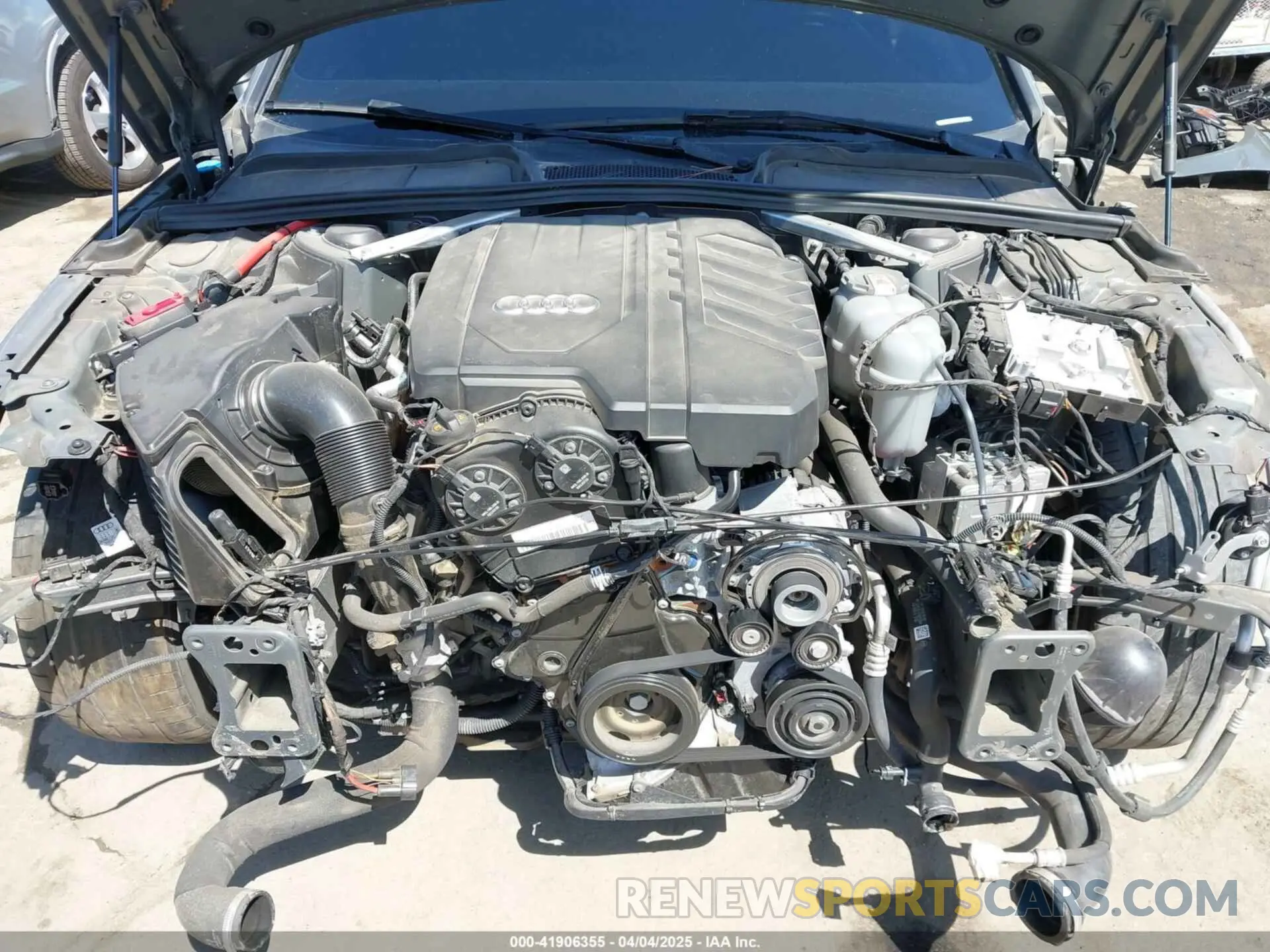 10 fotografías del automóvil dañado WAUEAAF45PN007135 AUDI A4 2023