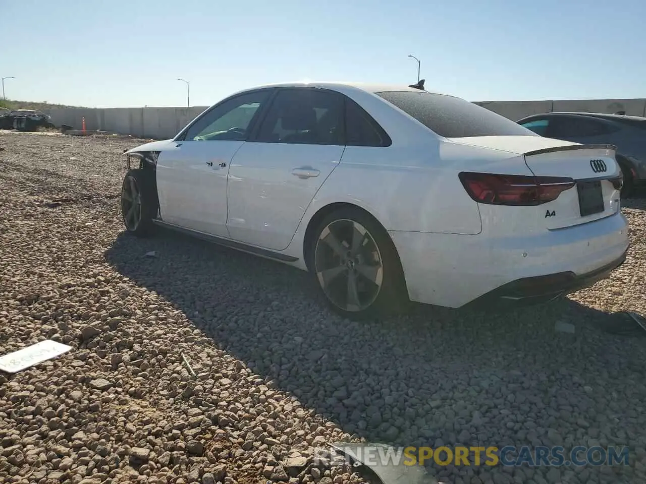 2 fotografías del automóvil dañado WAUEAAF46PA030642 AUDI A4 2023