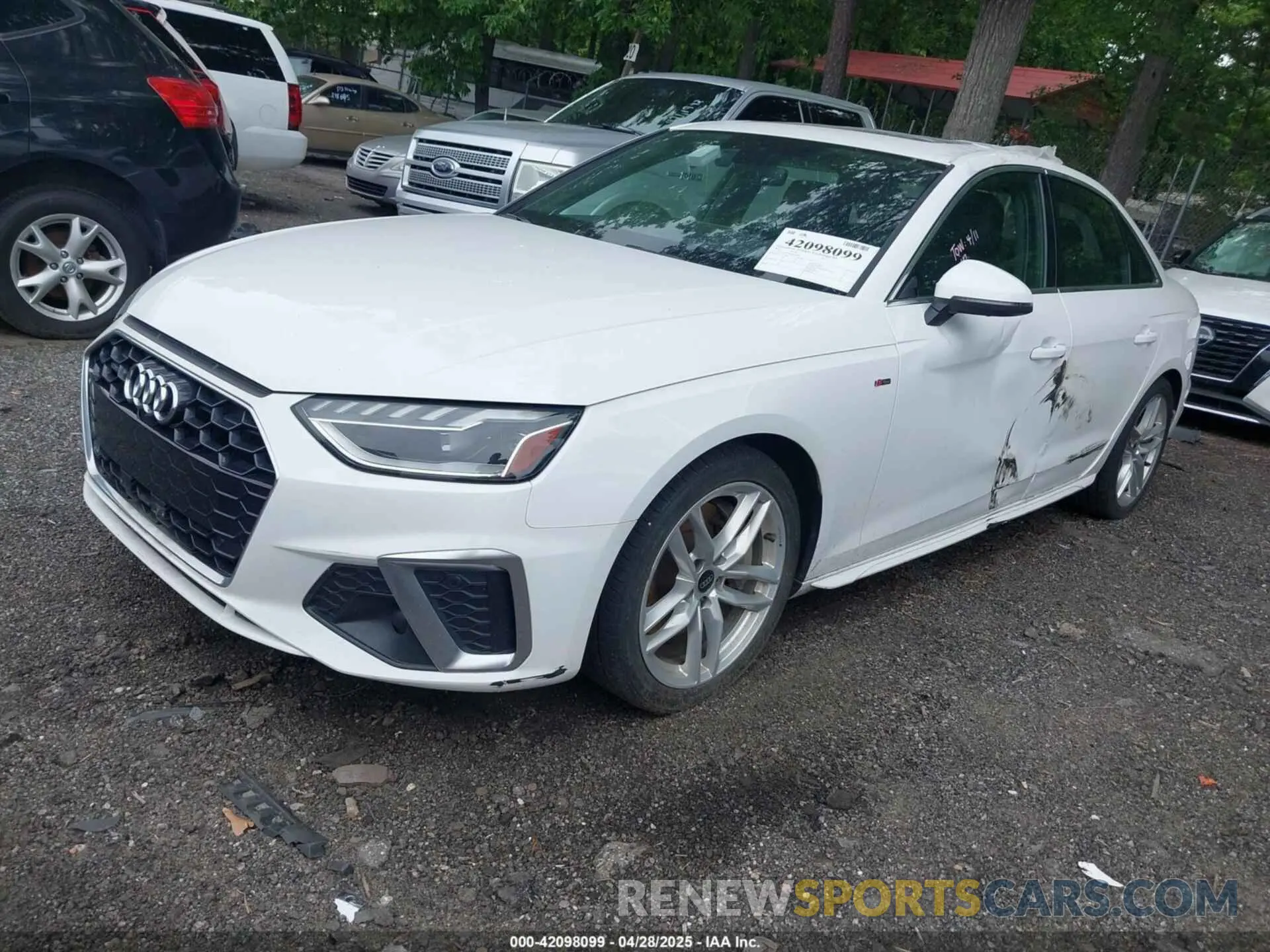 2 fotografías del automóvil dañado WAUEAAF47PN001966 AUDI A4 2023