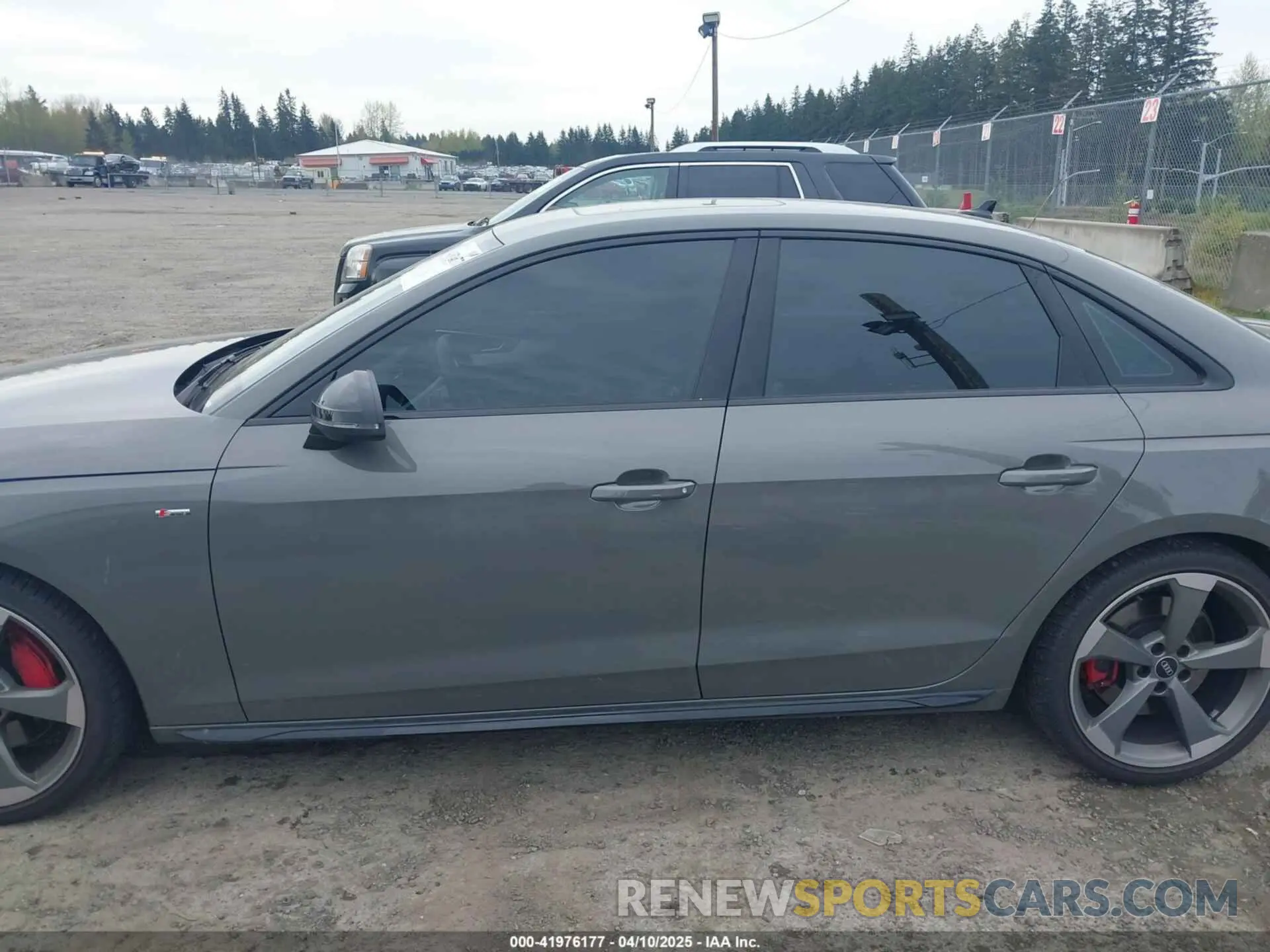 14 fotografías del automóvil dañado WAUEAAF48PA037009 AUDI A4 2023