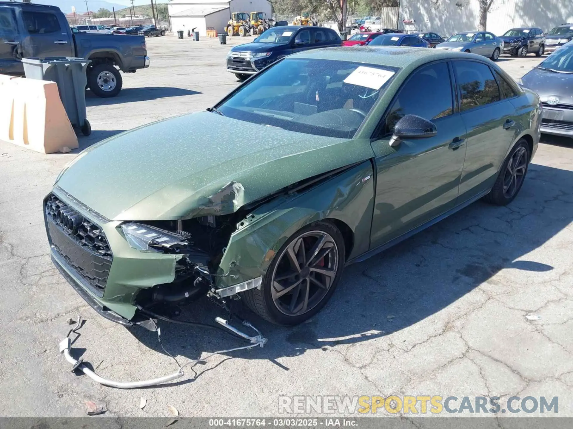 2 fotografías del automóvil dañado WAUEAAF48PN022647 AUDI A4 2023