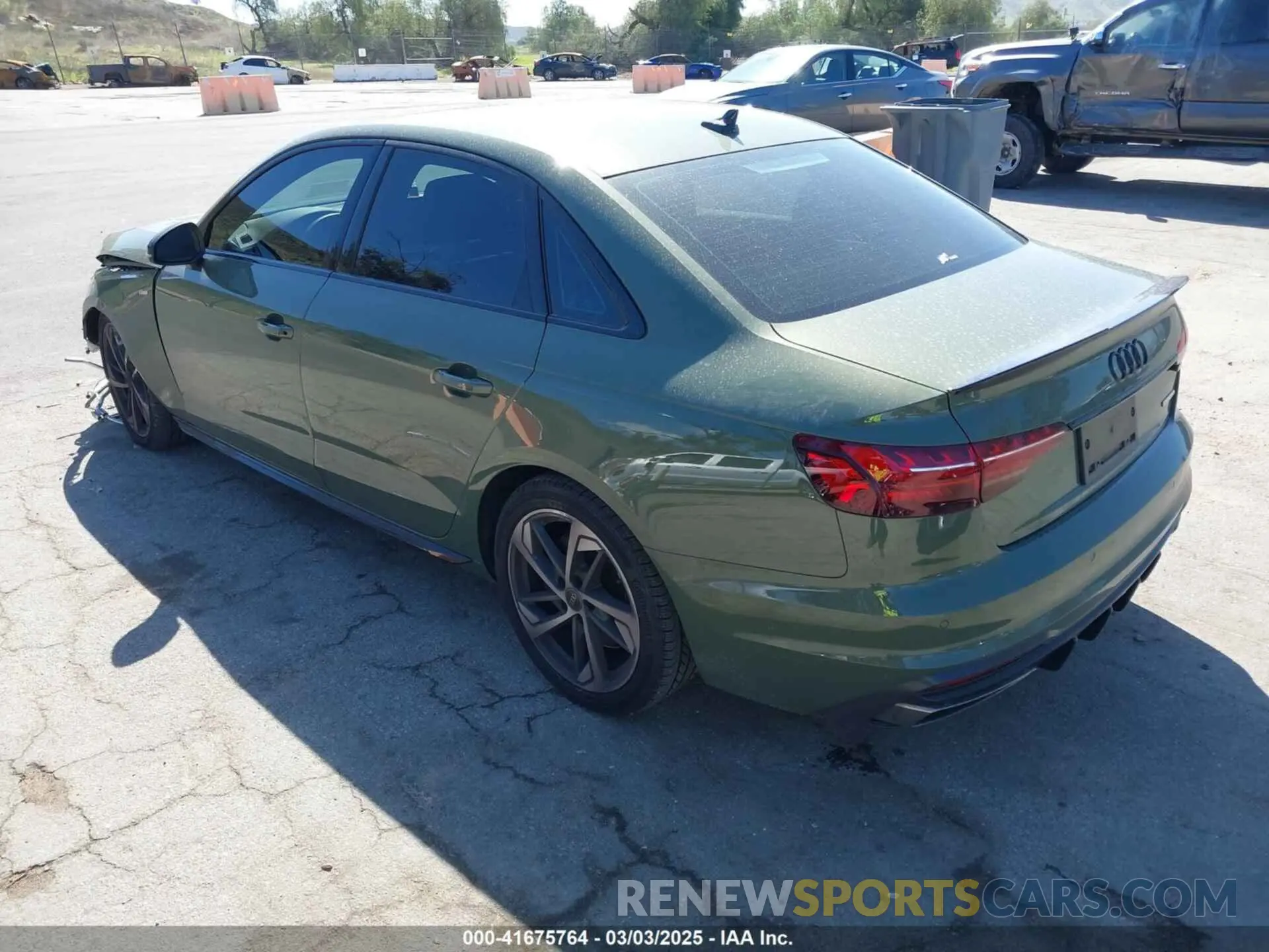 3 fotografías del automóvil dañado WAUEAAF48PN022647 AUDI A4 2023