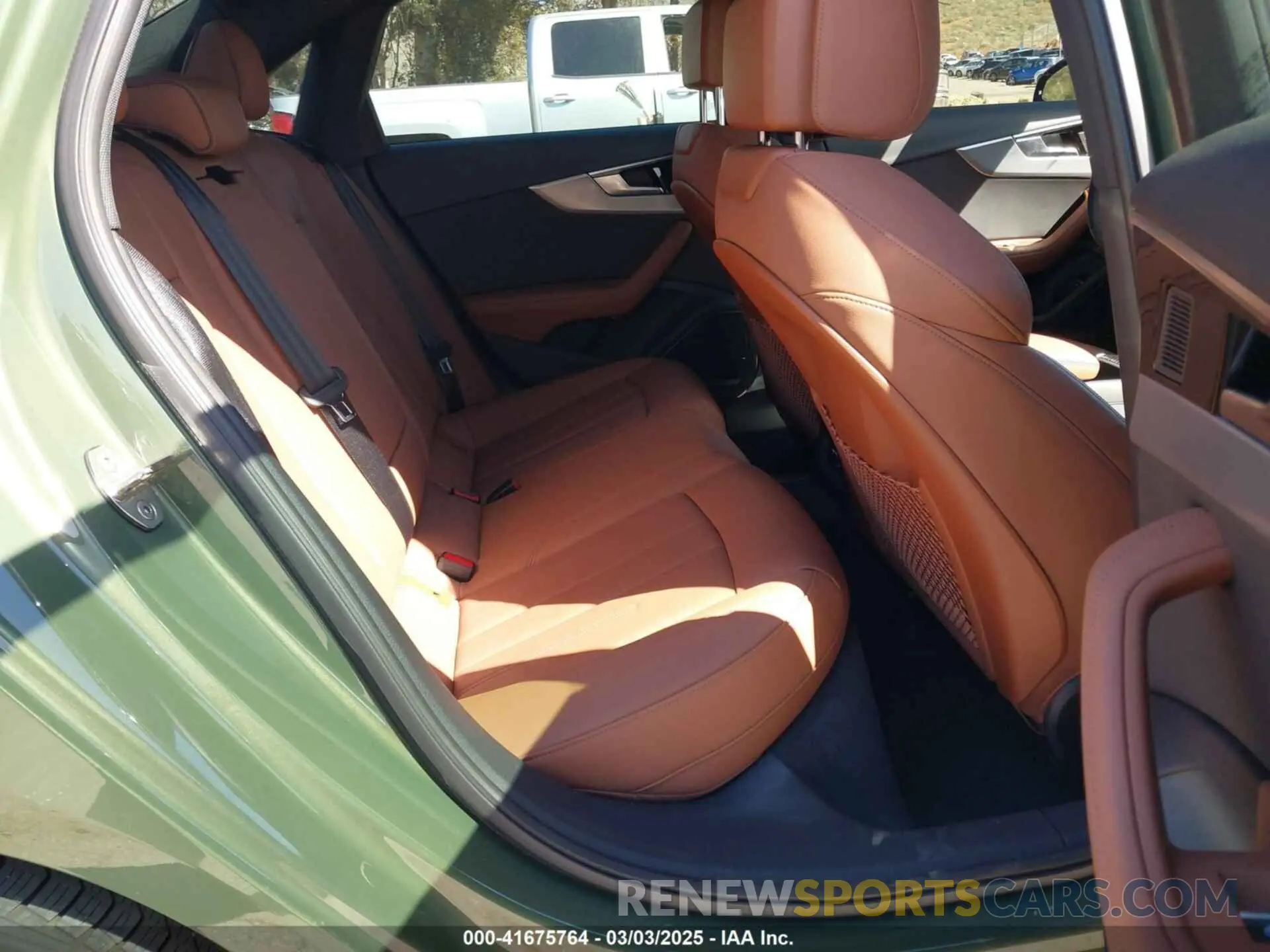 8 fotografías del automóvil dañado WAUEAAF48PN022647 AUDI A4 2023