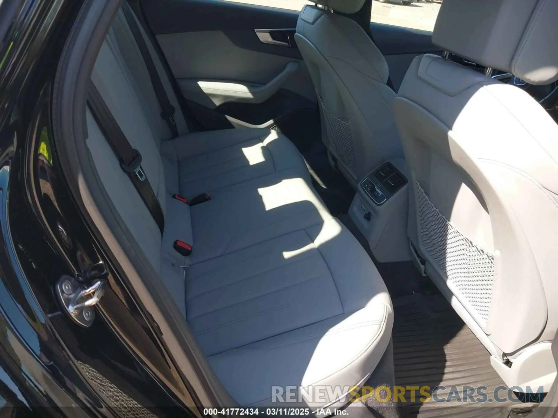 8 fotografías del automóvil dañado WAUEAAF49PA001586 AUDI A4 2023