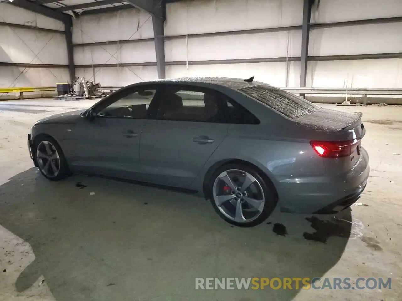 2 fotografías del automóvil dañado WAUEAAF49PA022390 AUDI A4 2023