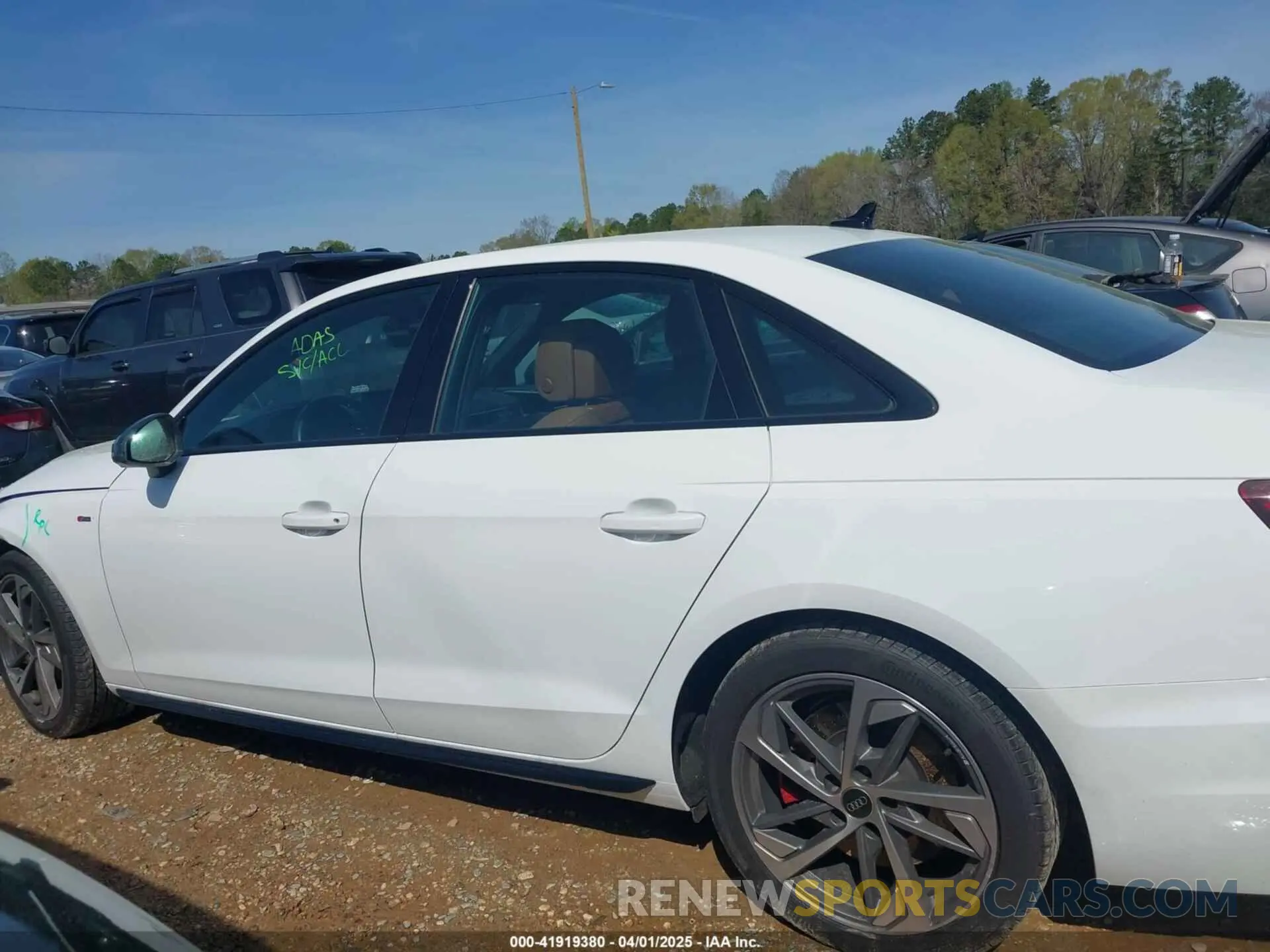 14 fotografías del automóvil dañado WAUEAAF49PA026939 AUDI A4 2023