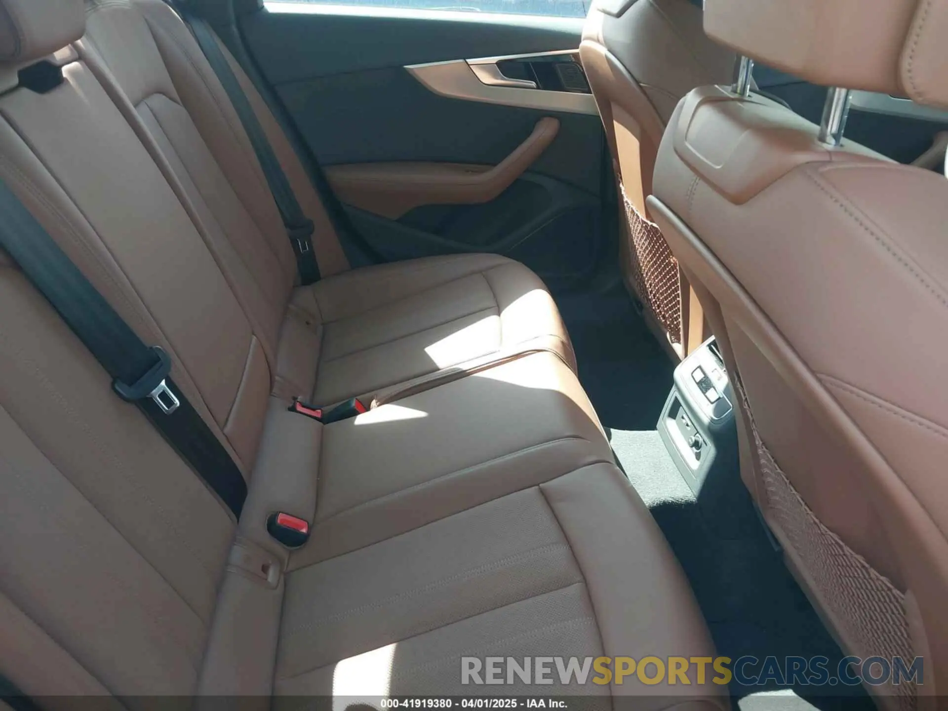 8 fotografías del automóvil dañado WAUEAAF49PA026939 AUDI A4 2023