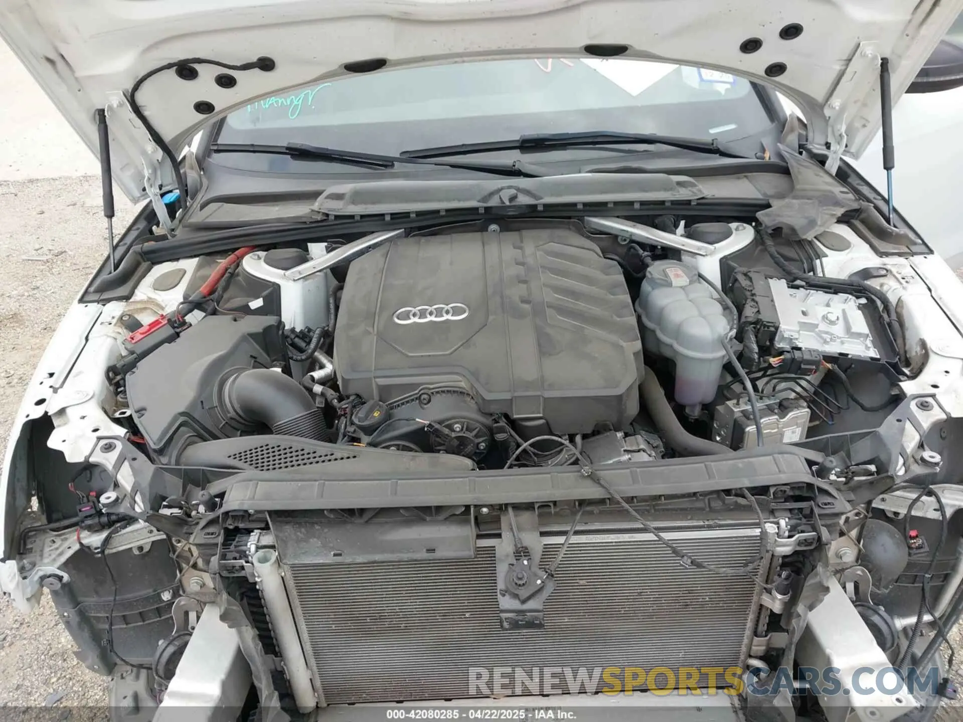 10 fotografías del automóvil dañado WAUEAAF49PA060122 AUDI A4 2023