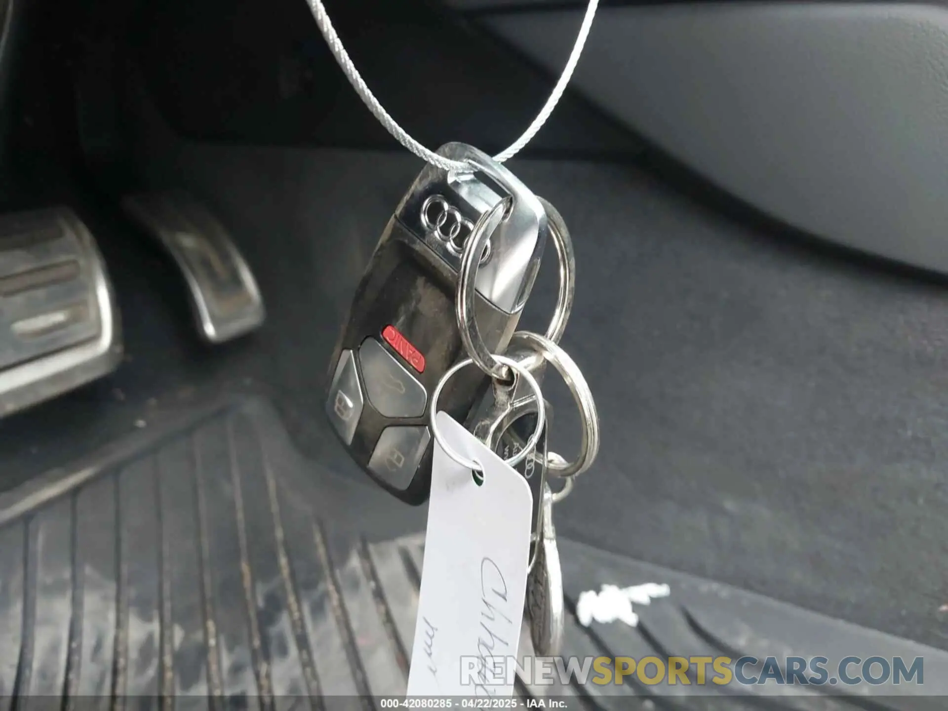 11 fotografías del automóvil dañado WAUEAAF49PA060122 AUDI A4 2023