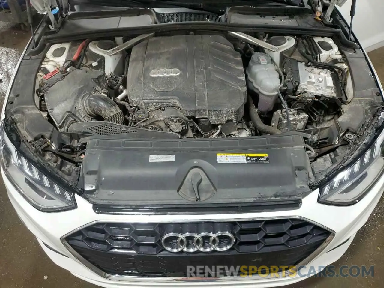 11 fotografías del automóvil dañado WAUEAAF49PN006909 AUDI A4 2023