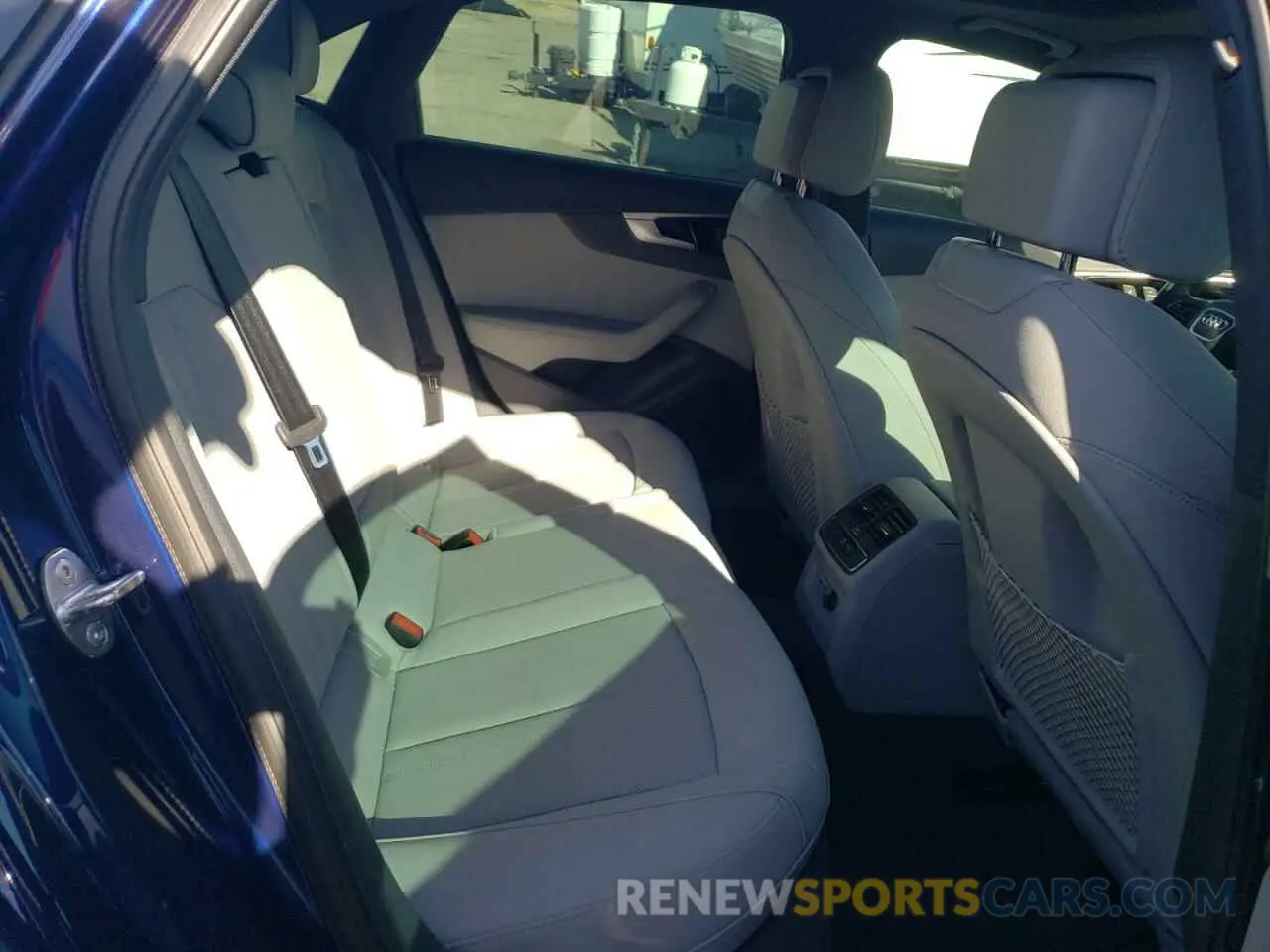 10 fotografías del automóvil dañado WAUEAAF49PN020891 AUDI A4 2023