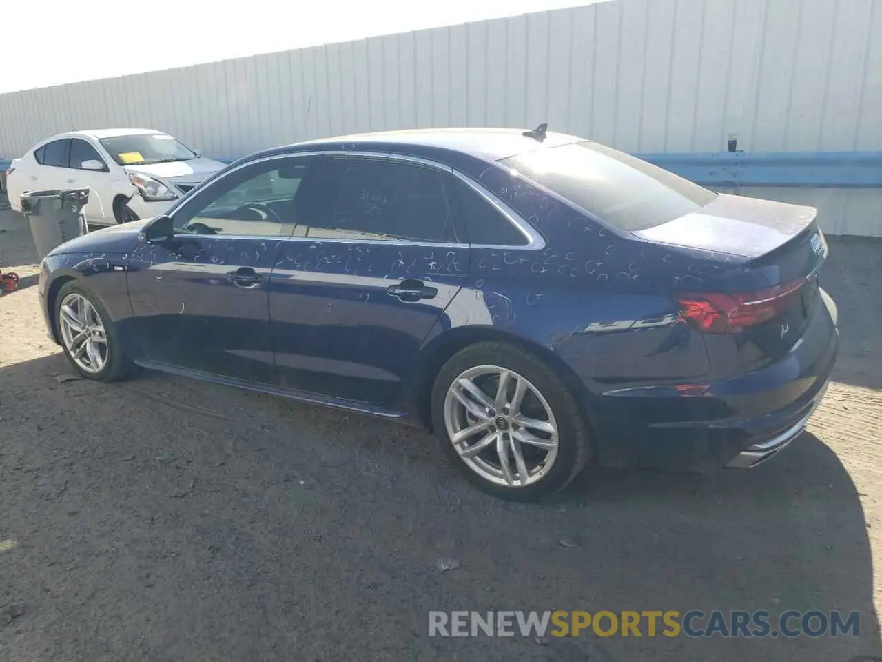 2 fotografías del automóvil dañado WAUEAAF49PN020891 AUDI A4 2023