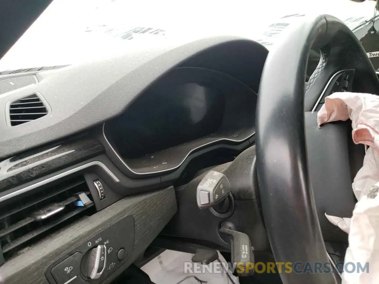 9 fotografías del automóvil dañado WAUEAAF4XPA020079 AUDI A4 2023