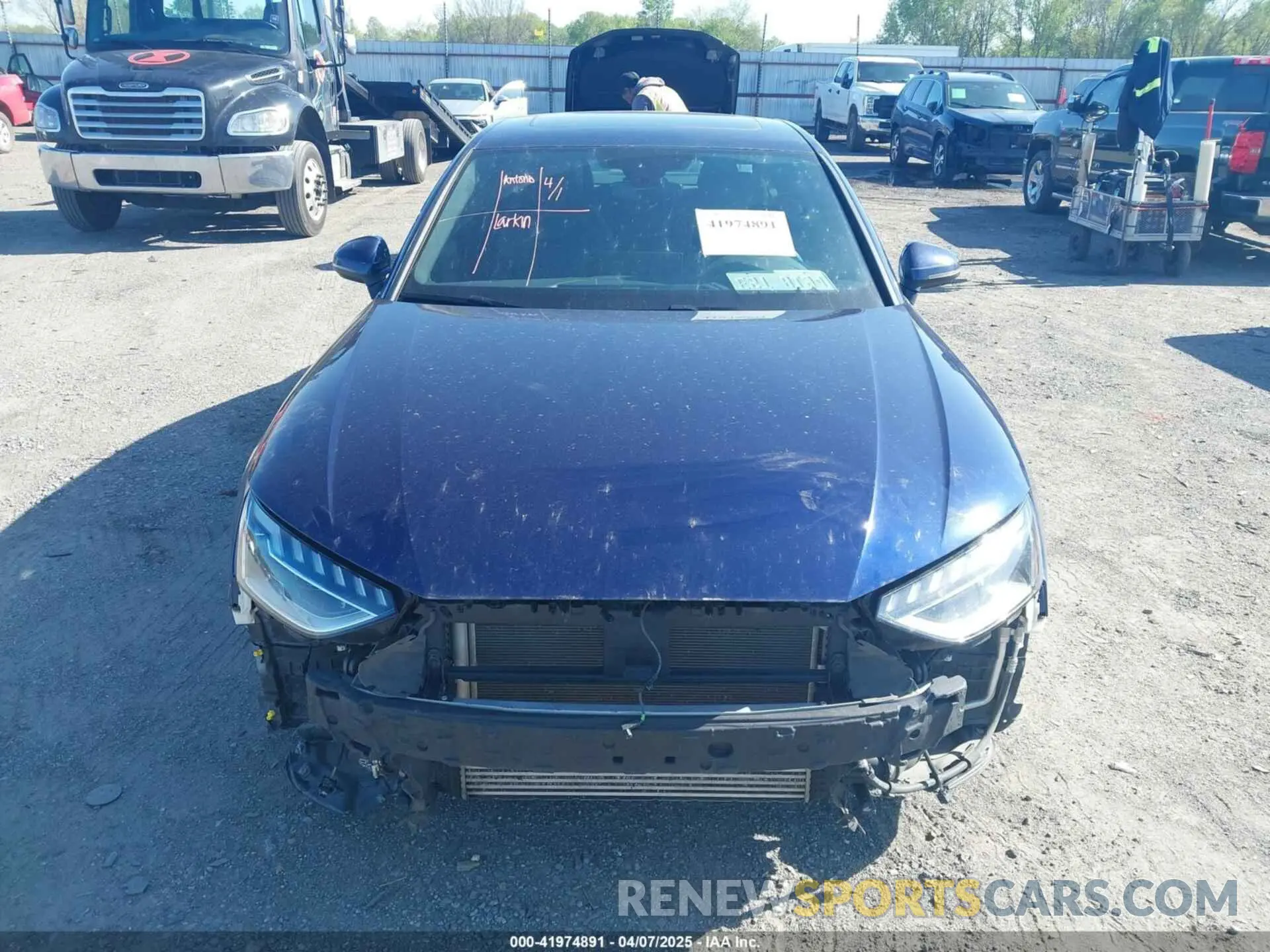12 fotografías del automóvil dañado WAUEAAF4XPN010449 AUDI A4 2023