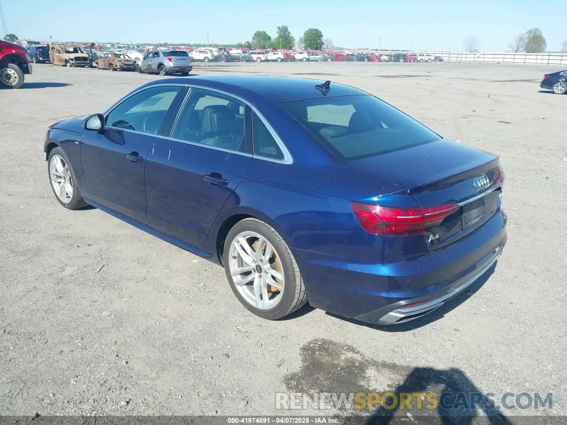 3 fotografías del automóvil dañado WAUEAAF4XPN010449 AUDI A4 2023