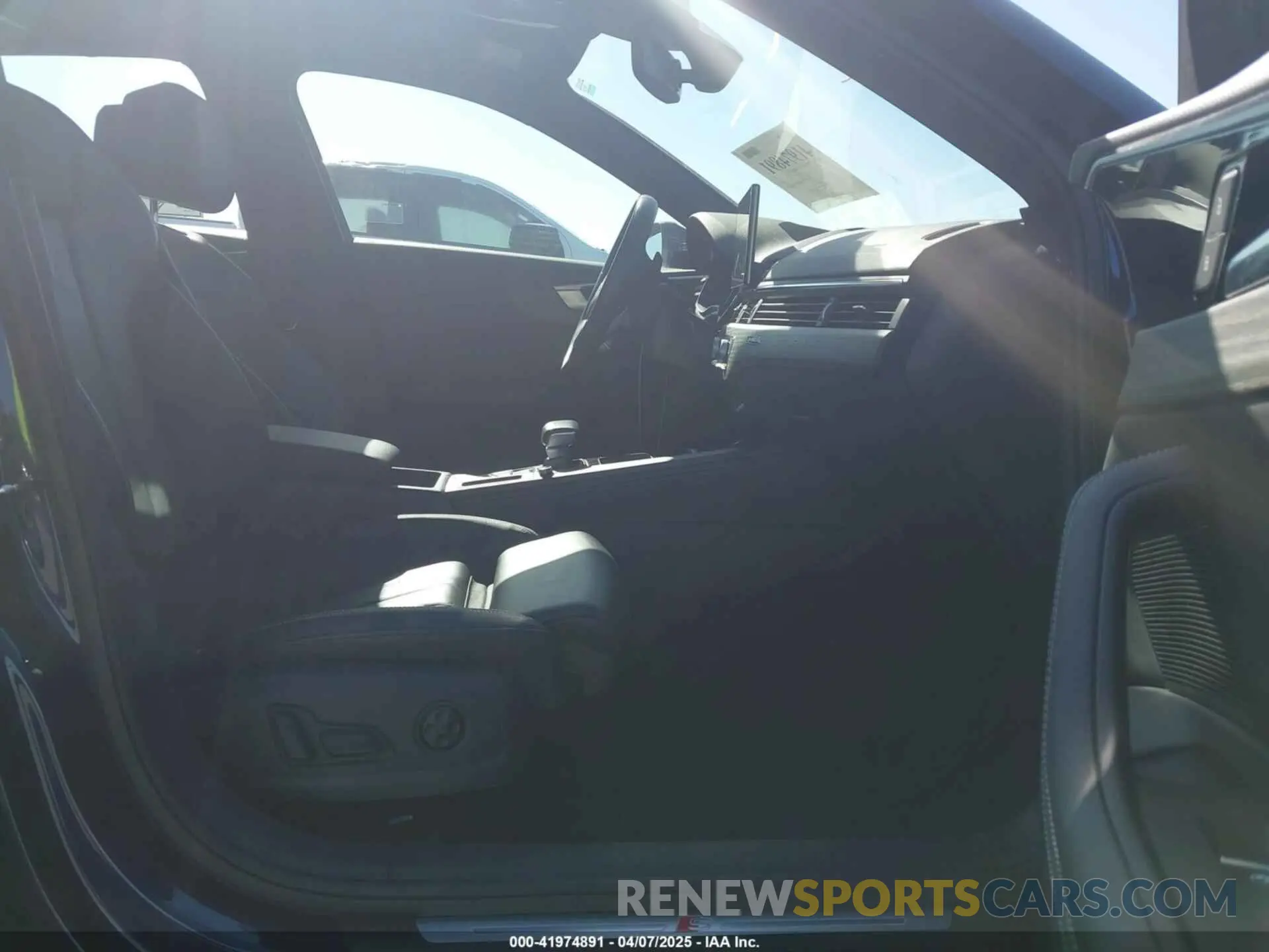 5 fotografías del automóvil dañado WAUEAAF4XPN010449 AUDI A4 2023