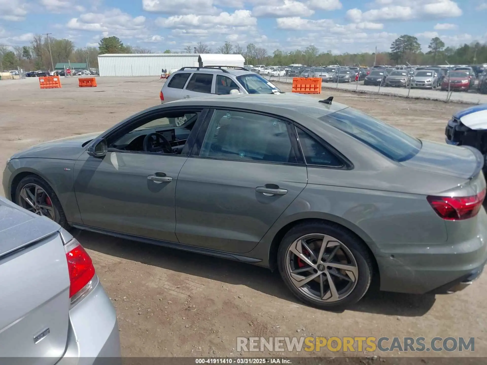 14 fotografías del automóvil dañado WAUFAAF41PA053797 AUDI A4 2023