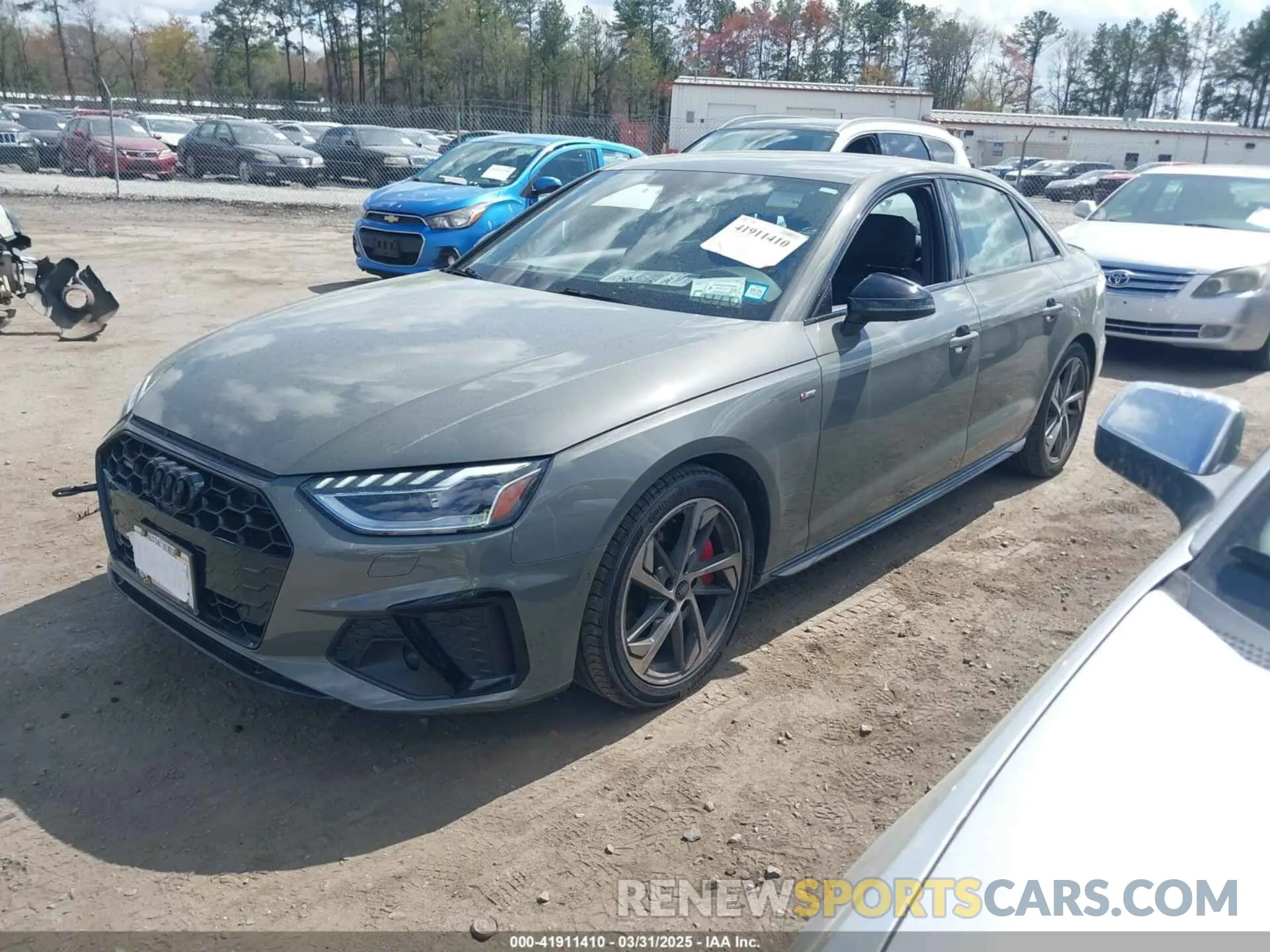 2 fotografías del automóvil dañado WAUFAAF41PA053797 AUDI A4 2023