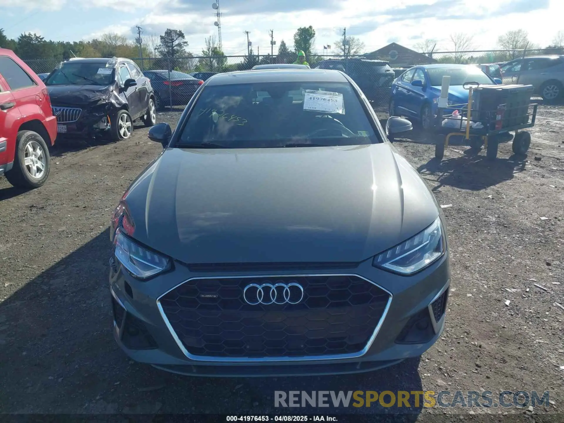 12 fotografías del automóvil dañado WAUFABF43PN008858 AUDI A4 2023