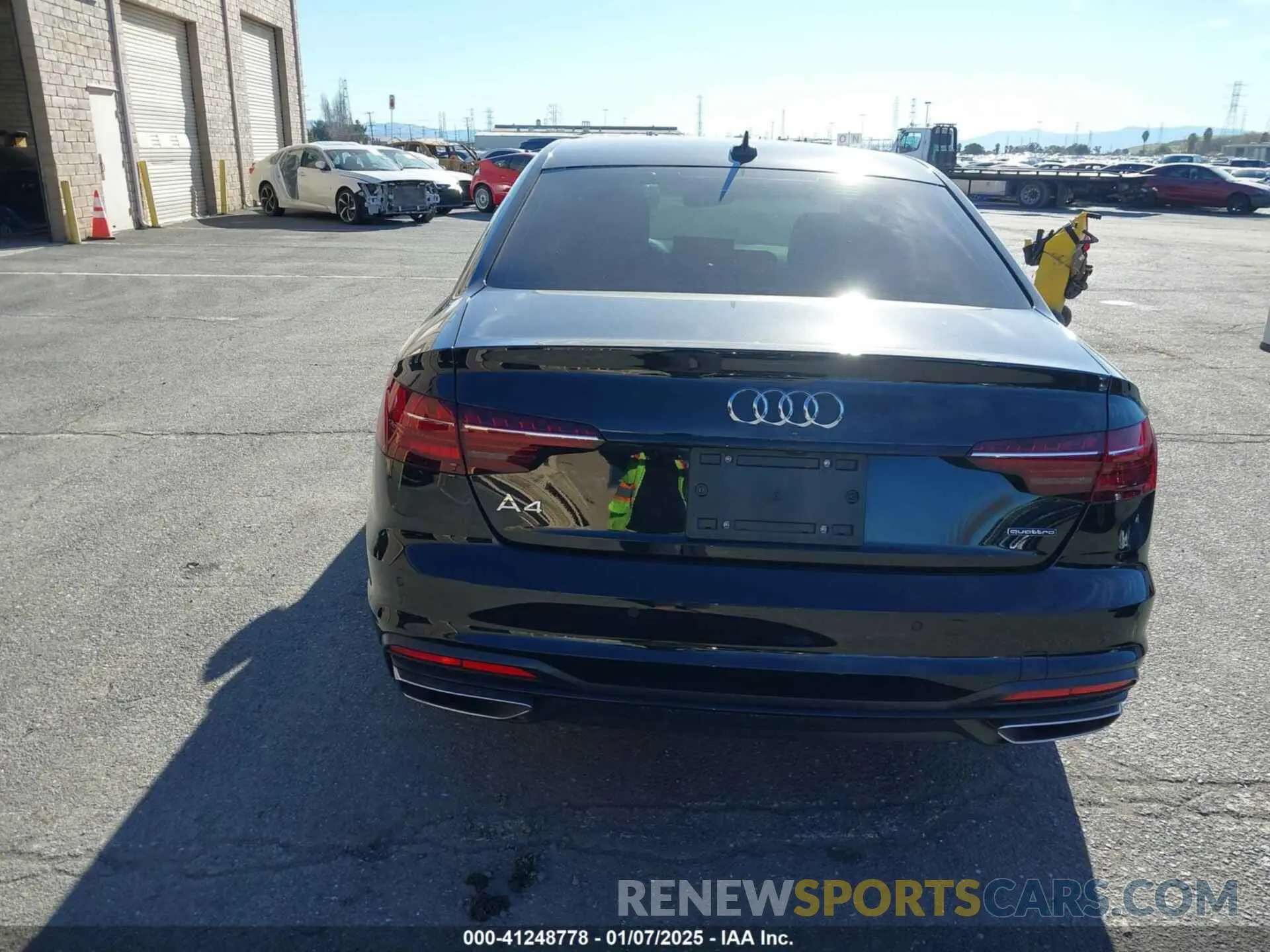 17 fotografías del automóvil dañado WAUBBAF49RN010199 AUDI A4 2024