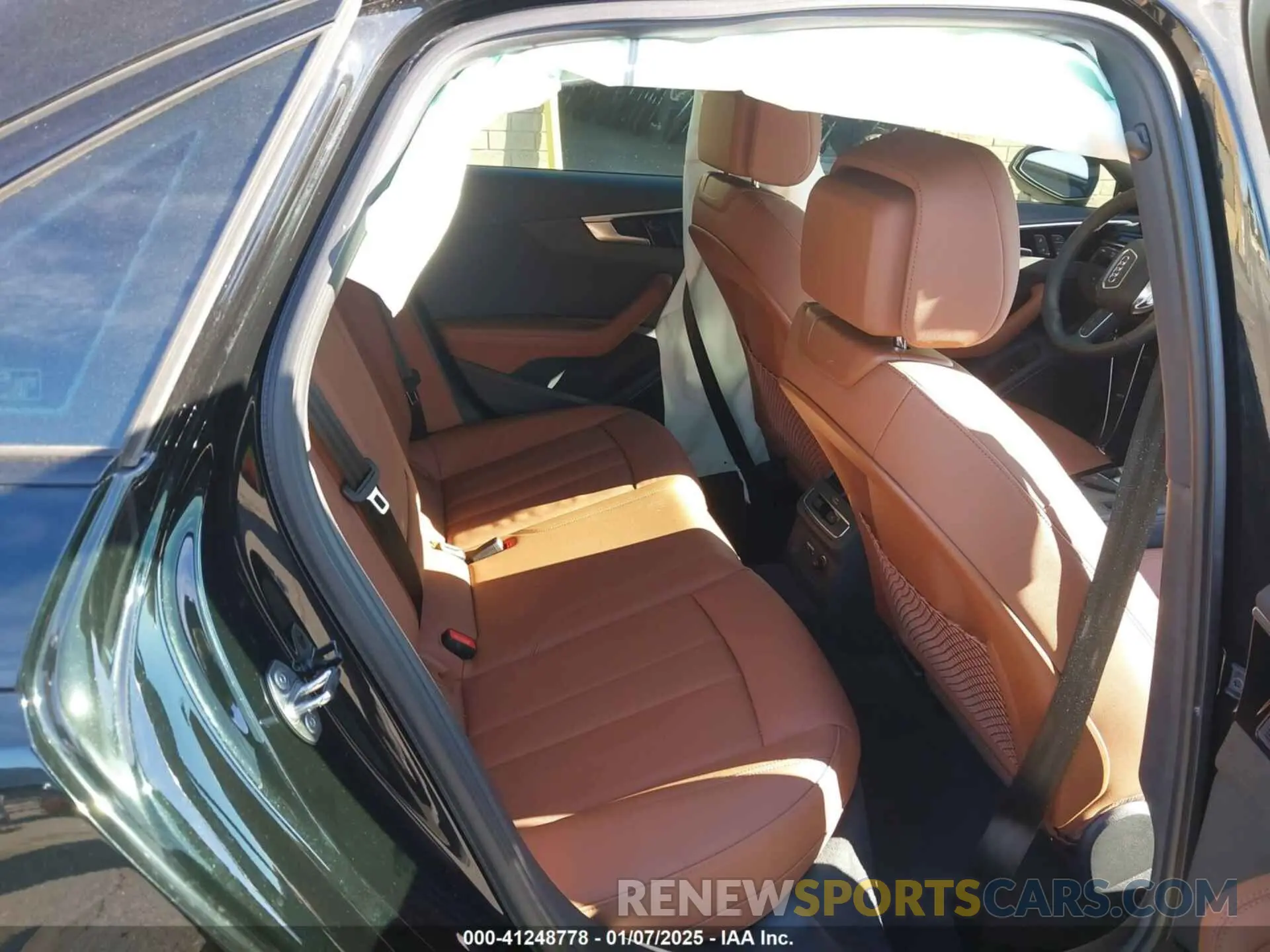 8 fotografías del automóvil dañado WAUBBAF49RN010199 AUDI A4 2024