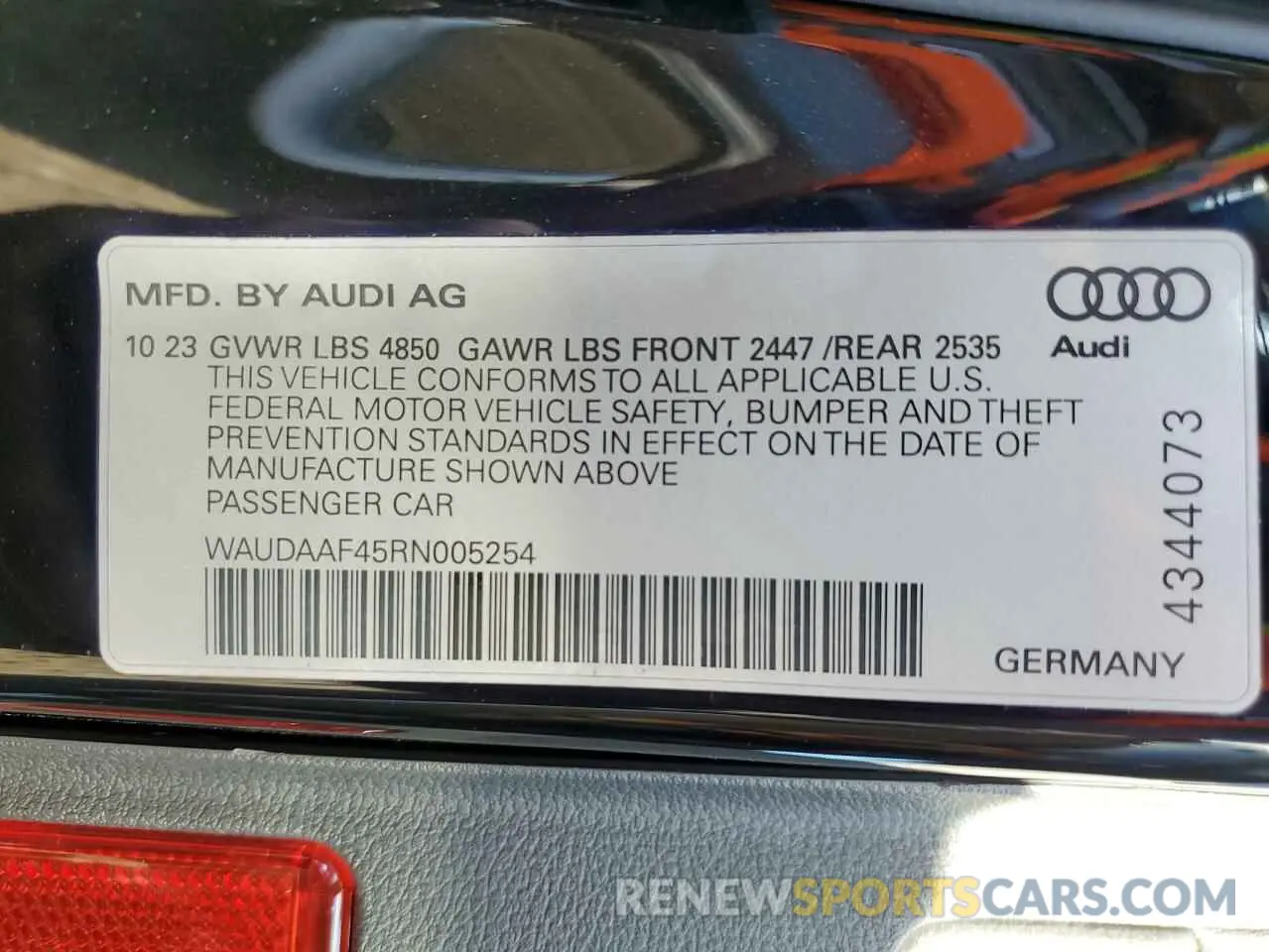 12 fotografías del automóvil dañado WAUDAAF45RN005254 AUDI A4 2024