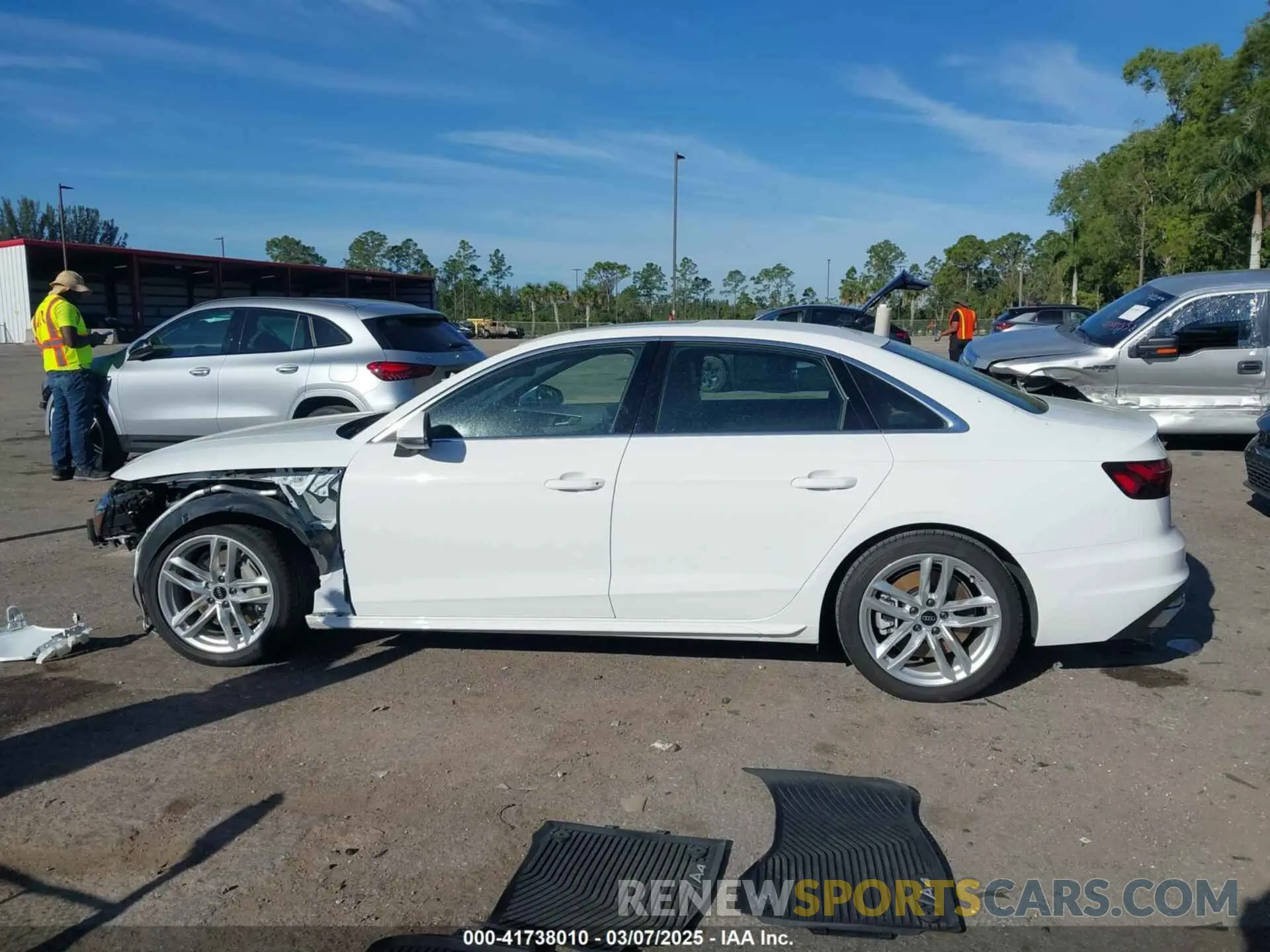 14 fotografías del automóvil dañado WAUDAAF49RN001904 AUDI A4 2024