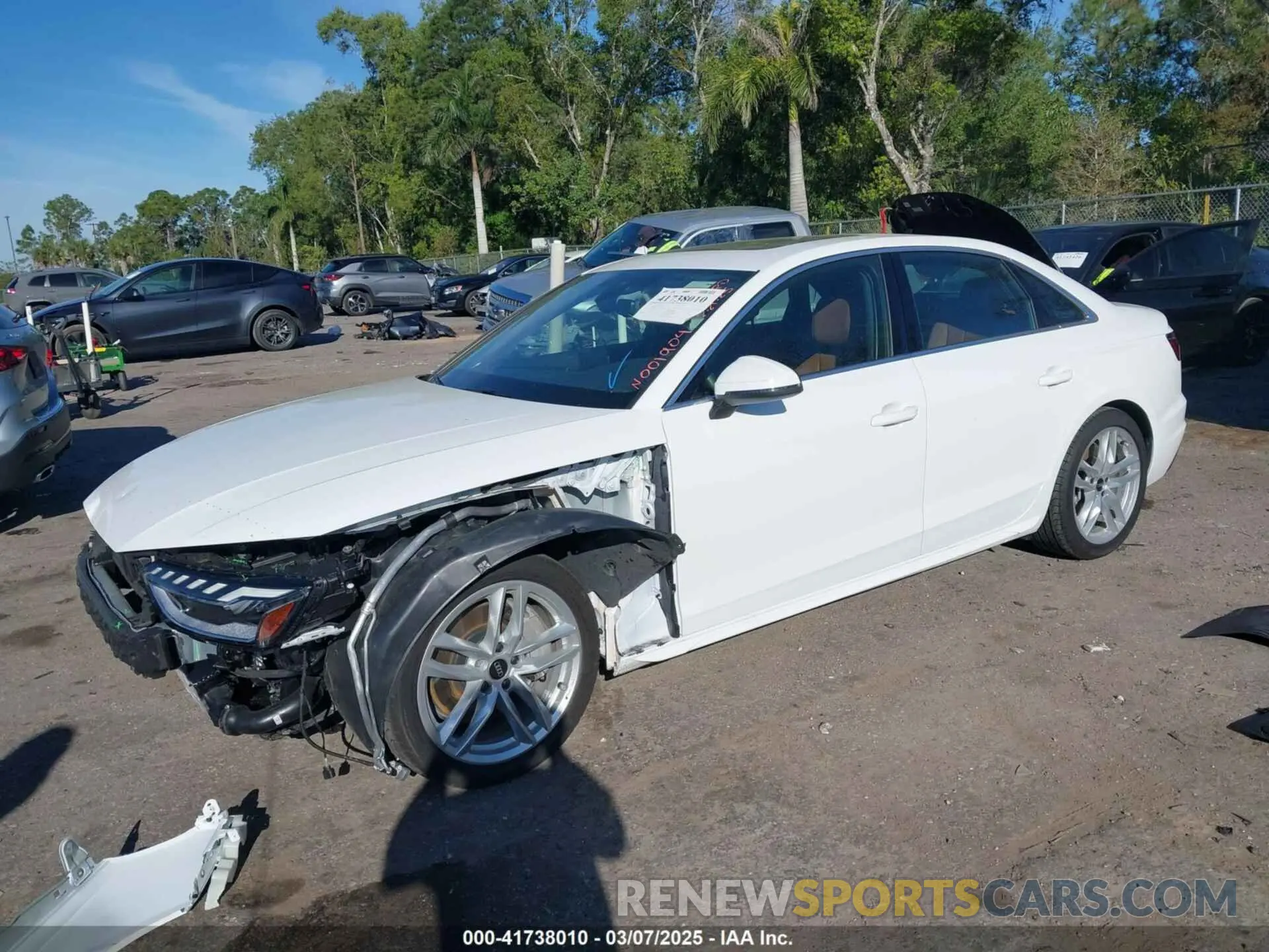 2 fotografías del automóvil dañado WAUDAAF49RN001904 AUDI A4 2024