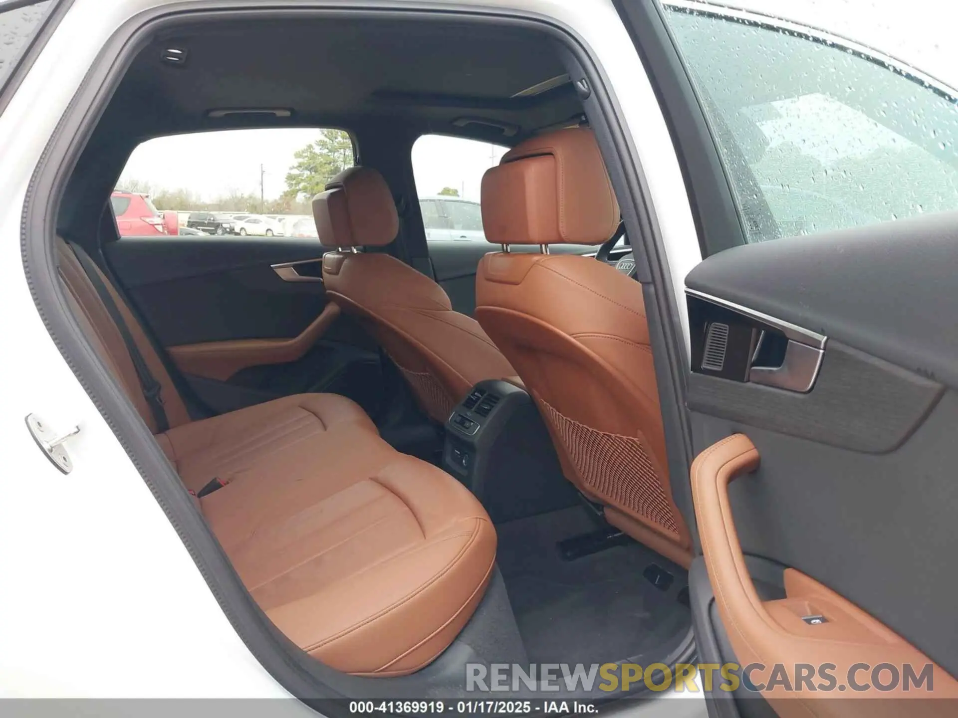 8 fotografías del automóvil dañado WAUEAAF42RN013607 AUDI A4 2024