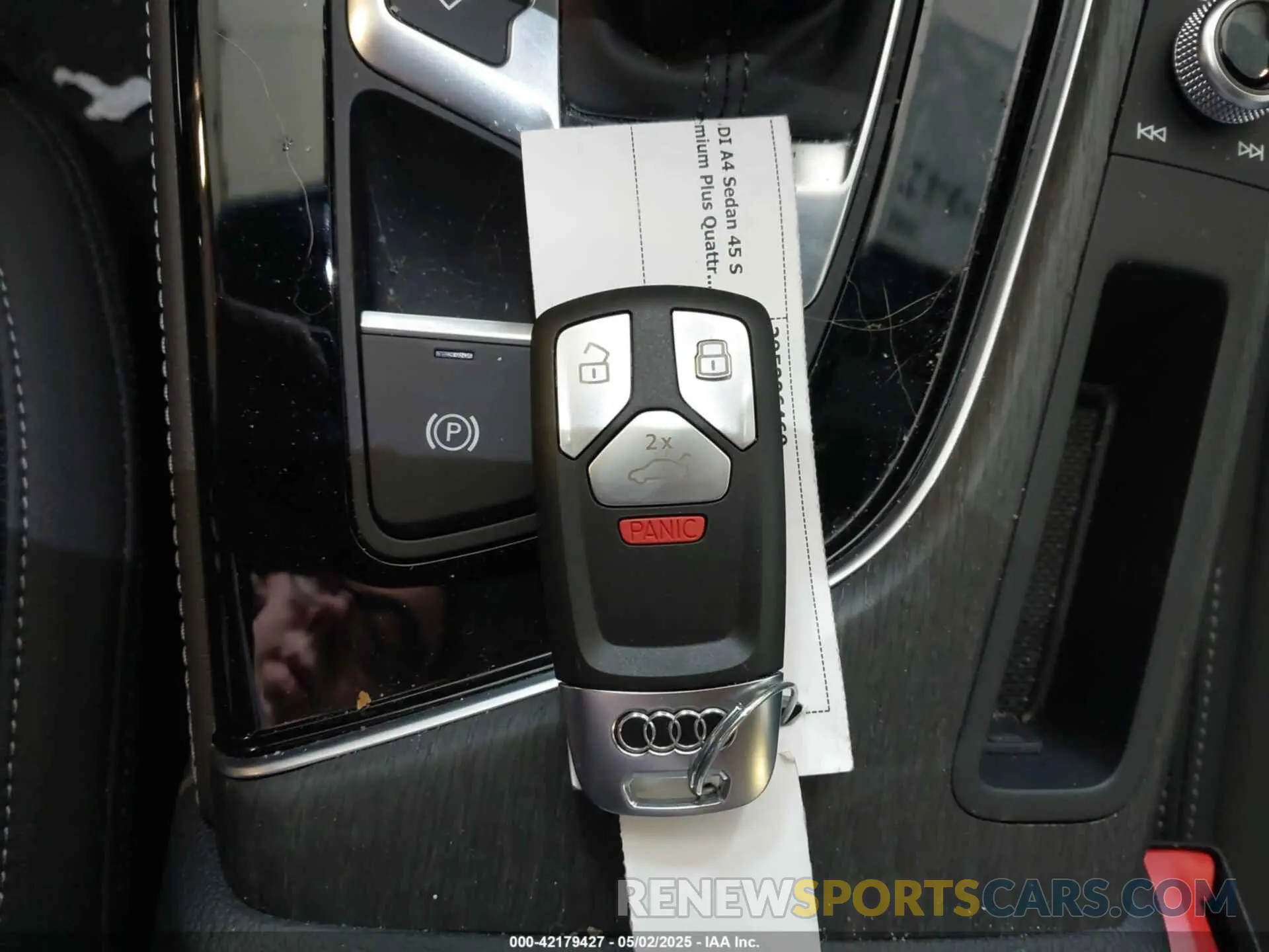 11 fotografías del automóvil dañado WAUEAAF42RN018774 AUDI A4 2024