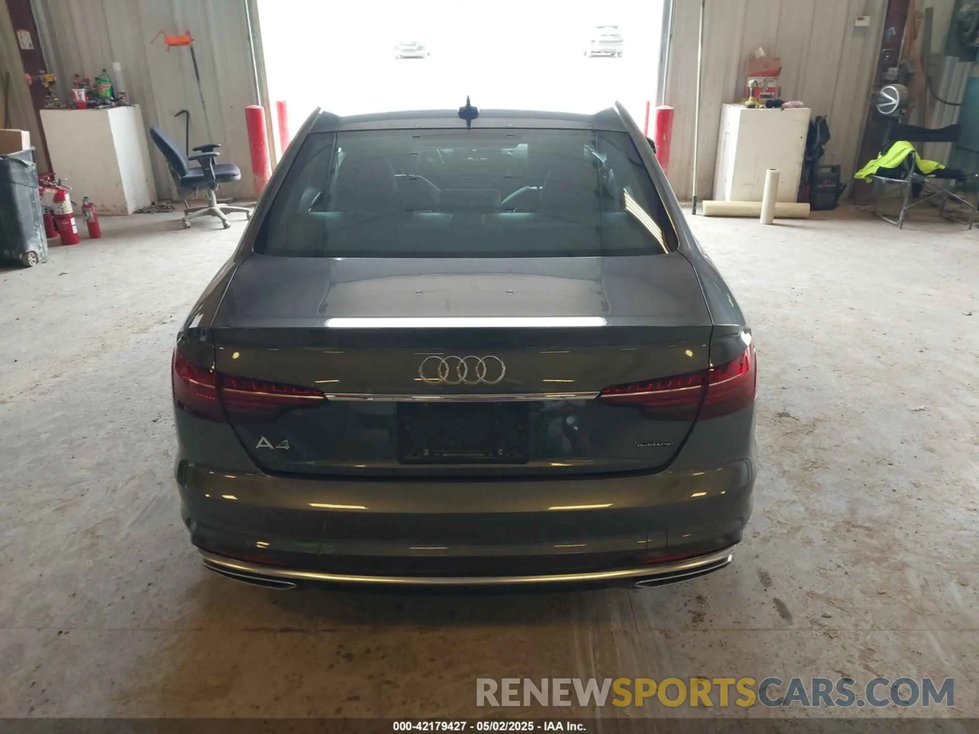 16 fotografías del automóvil dañado WAUEAAF42RN018774 AUDI A4 2024