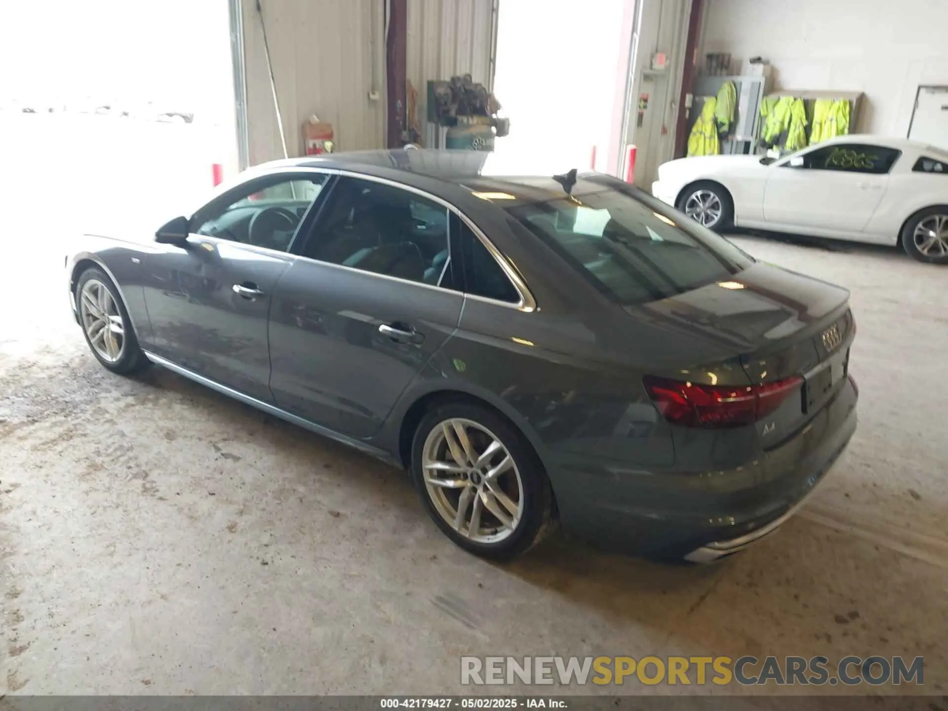 3 fotografías del automóvil dañado WAUEAAF42RN018774 AUDI A4 2024