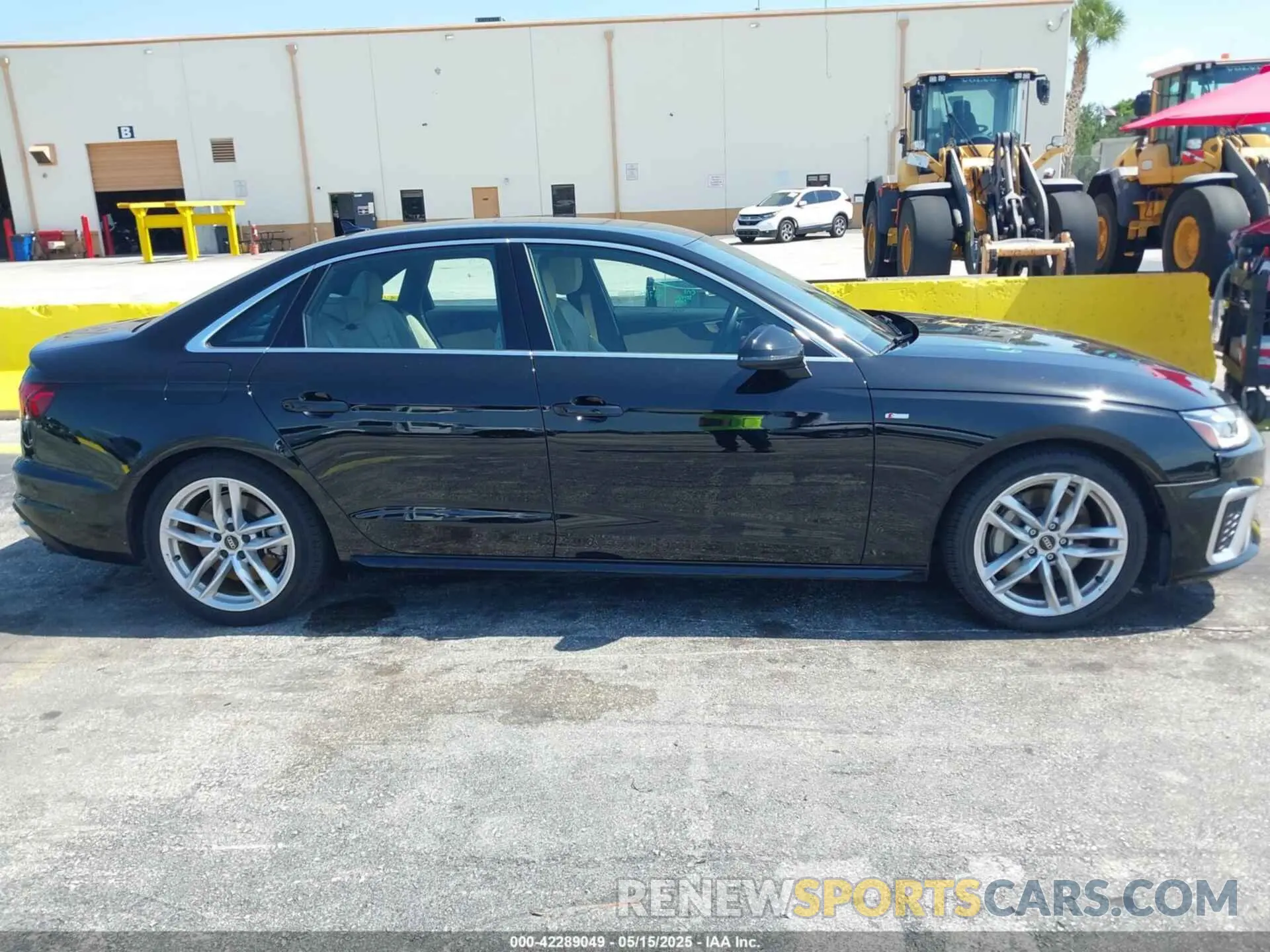 13 fotografías del automóvil dañado WAUEAAF43RN005502 AUDI A4 2024