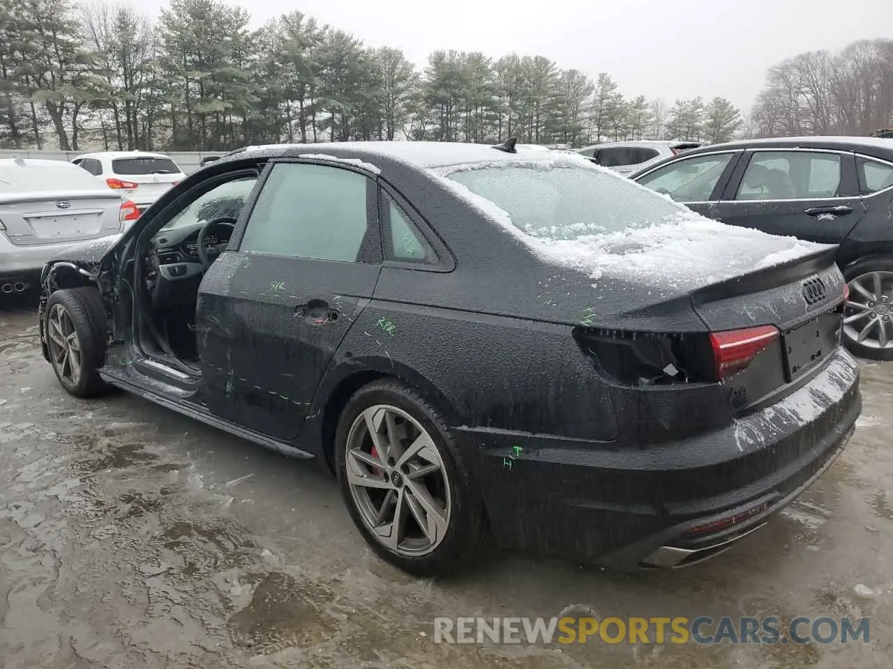 2 fotografías del automóvil dañado WAUEAAF45RN017540 AUDI A4 2024