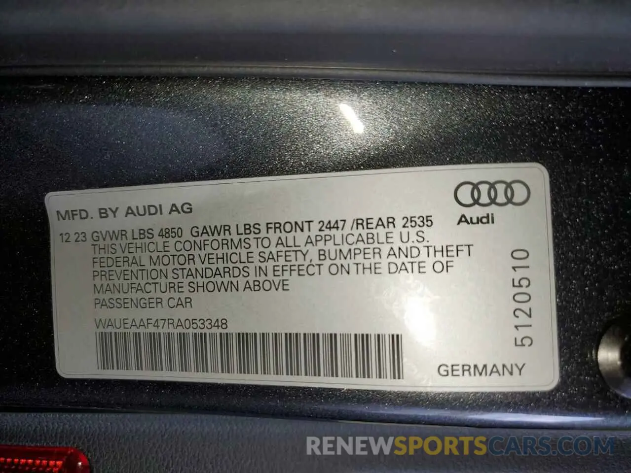 12 fotografías del automóvil dañado WAUEAAF47RA053348 AUDI A4 2024