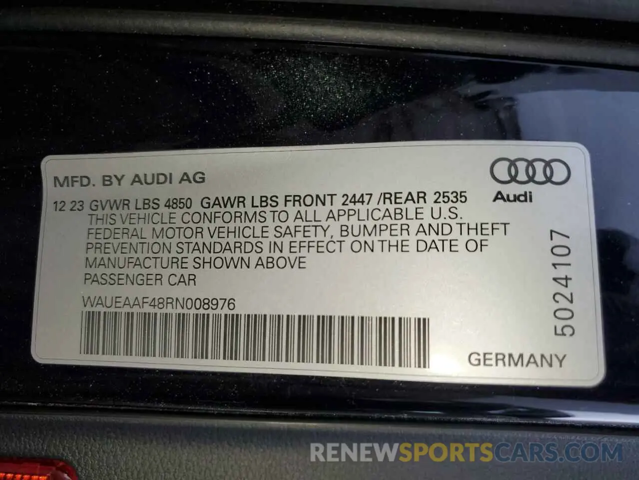 12 fotografías del automóvil dañado WAUEAAF48RN008976 AUDI A4 2024