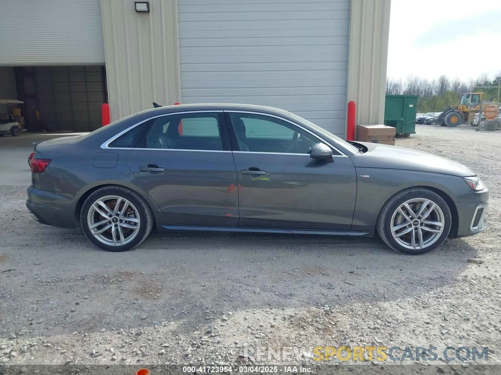 13 fotografías del automóvil dañado WAUEAAF49RN006282 AUDI A4 2024