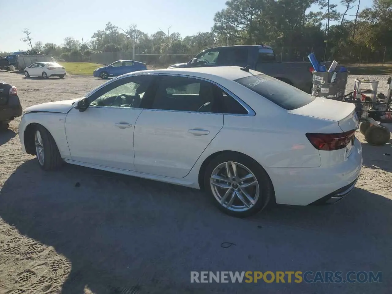 2 fotografías del automóvil dañado WAUEAAF49RN010560 AUDI A4 2024