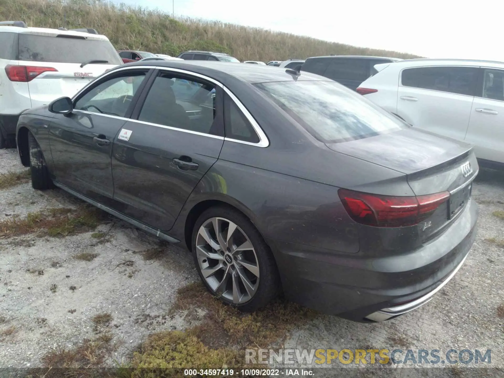 3 fotografías del automóvil dañado WAUEAAF48MN005553 AUDI A4 SEDAN 2021