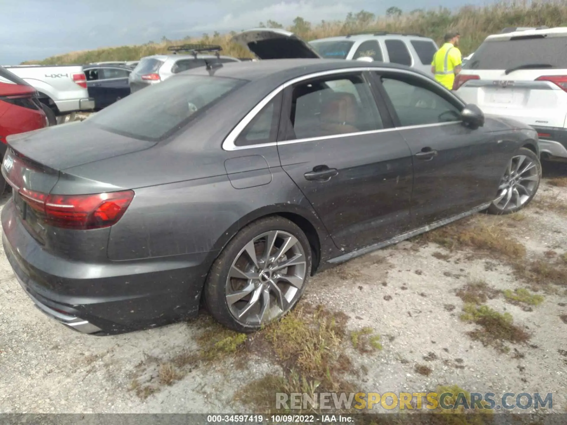 4 fotografías del automóvil dañado WAUEAAF48MN005553 AUDI A4 SEDAN 2021