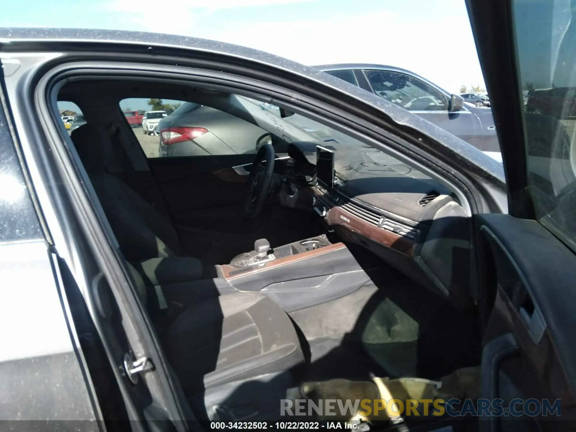 5 fotografías del automóvil dañado WAUABAF42NA019727 AUDI A4 SEDAN 2022