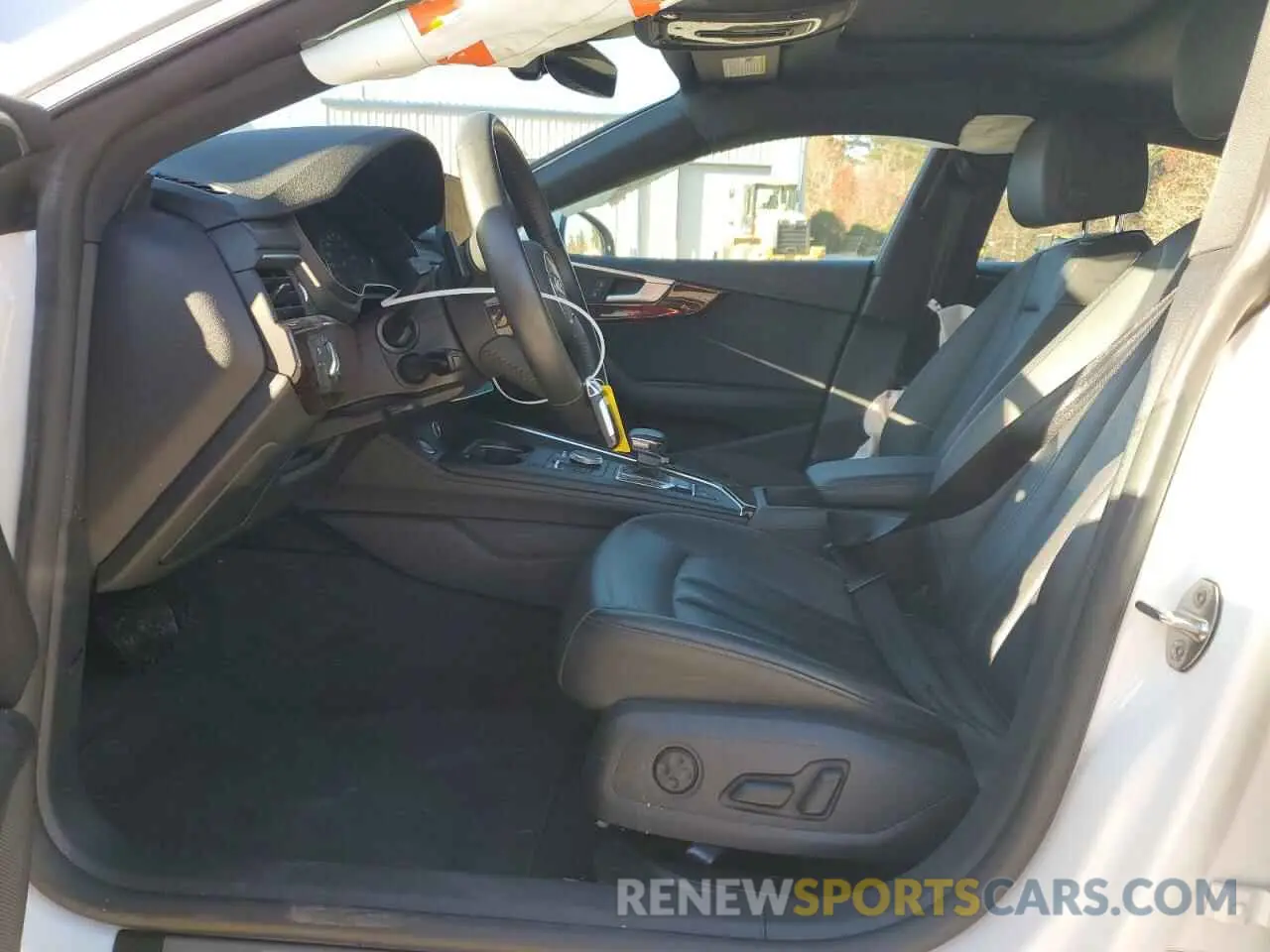 7 fotografías del automóvil dañado WAUANCF56KA020063 AUDI A5 2019