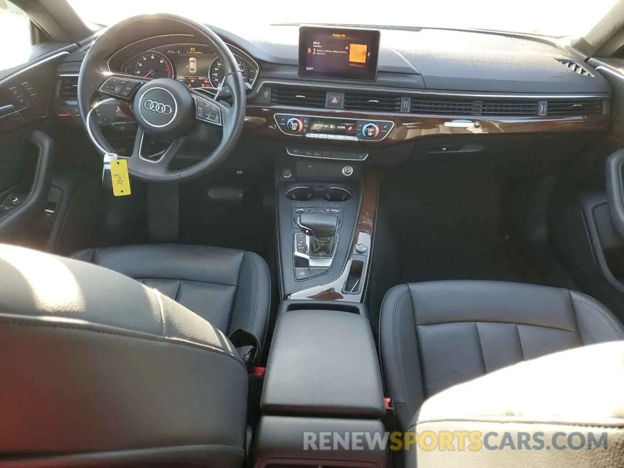 8 fotografías del automóvil dañado WAUANCF56KA020063 AUDI A5 2019
