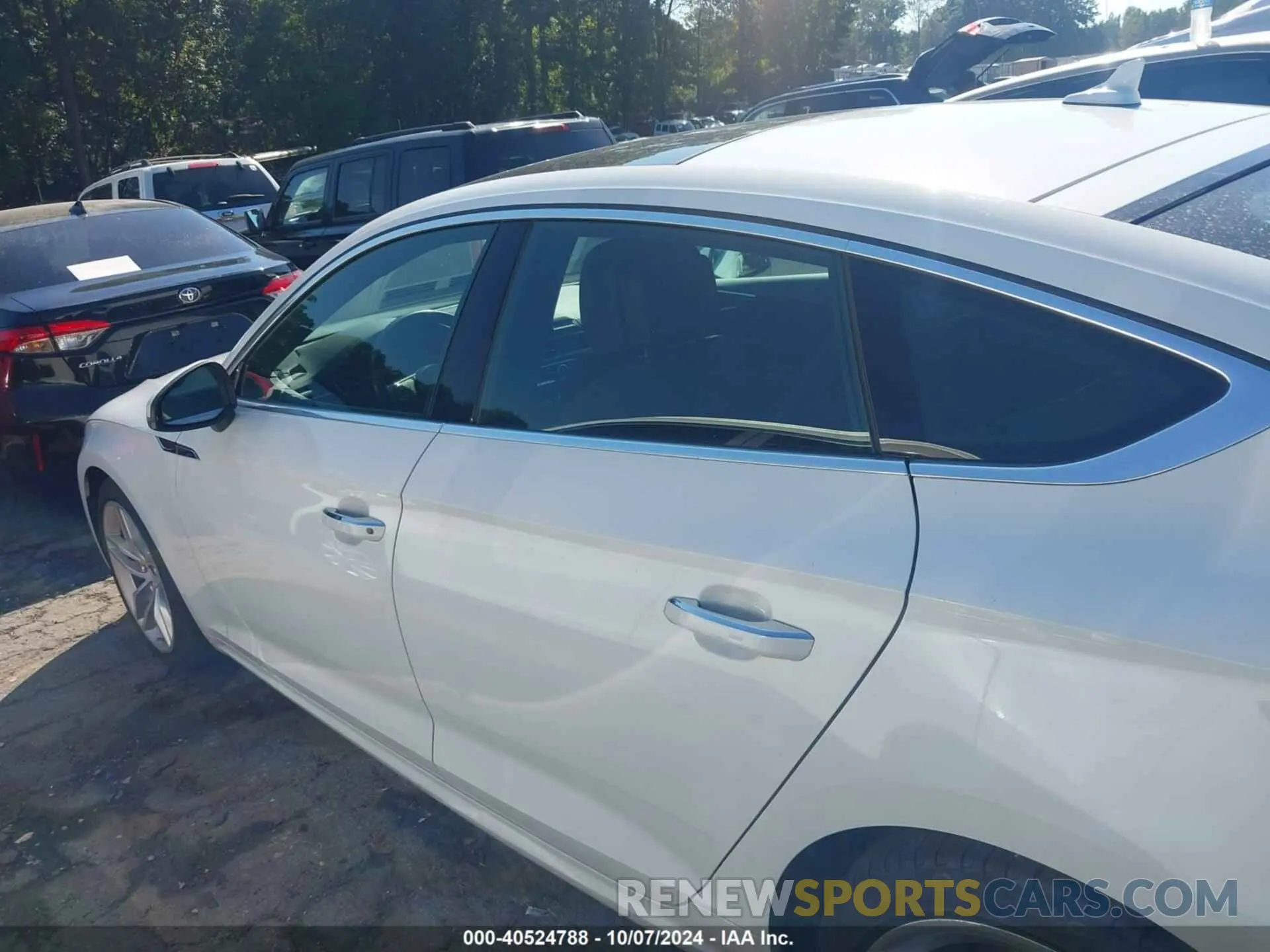 15 fotografías del automóvil dañado WAUBNCF50KA006910 AUDI A5 2019