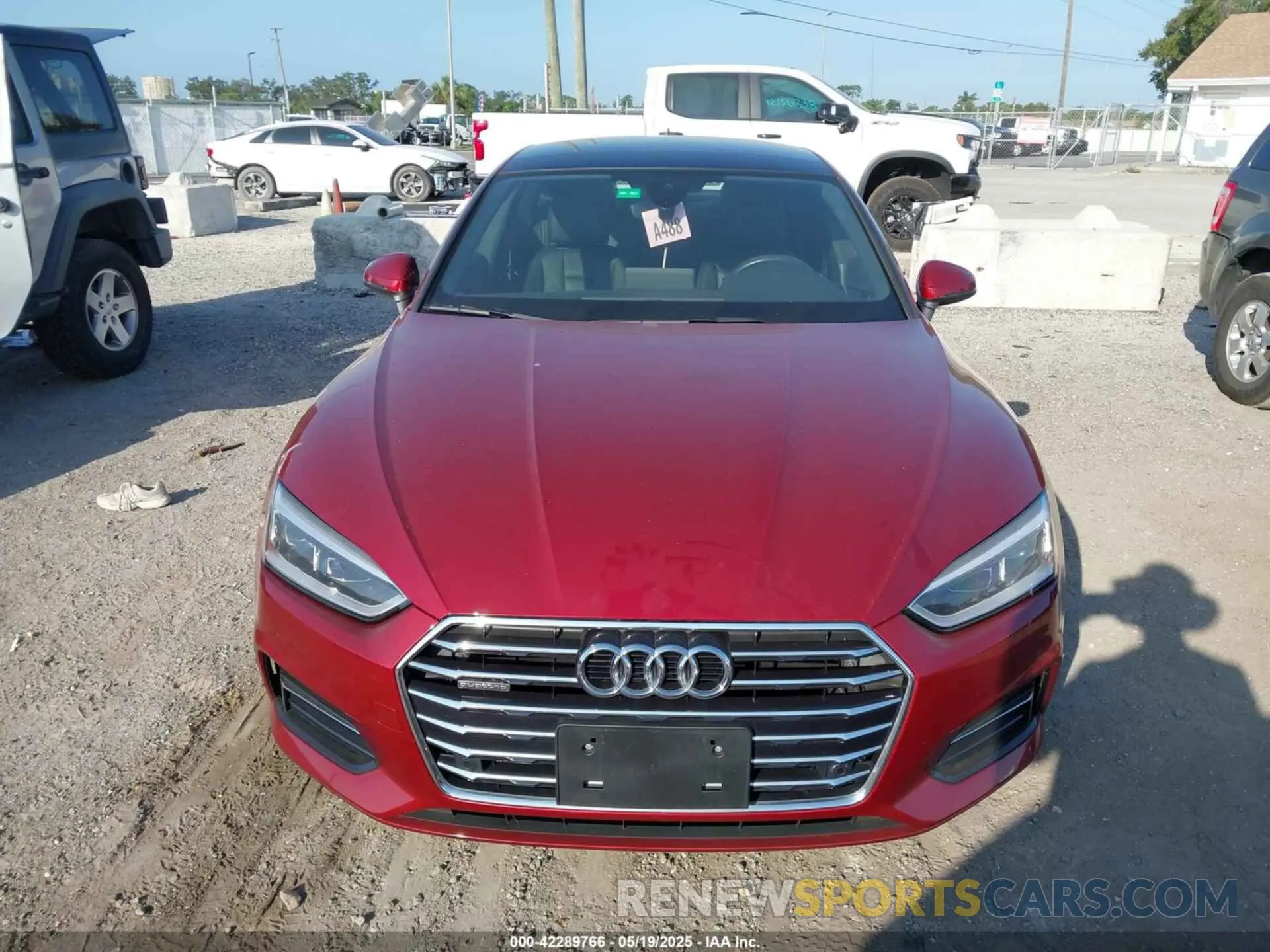 12 fotografías del automóvil dañado WAUBNCF56KA097357 AUDI A5 2019
